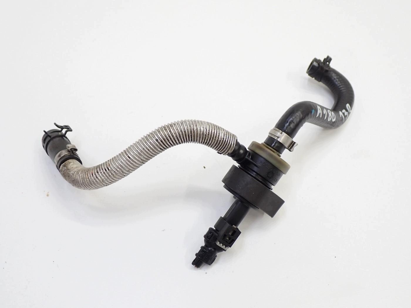 Polttoainehöyryventtiili OEM A0009975012 Mercedes W176