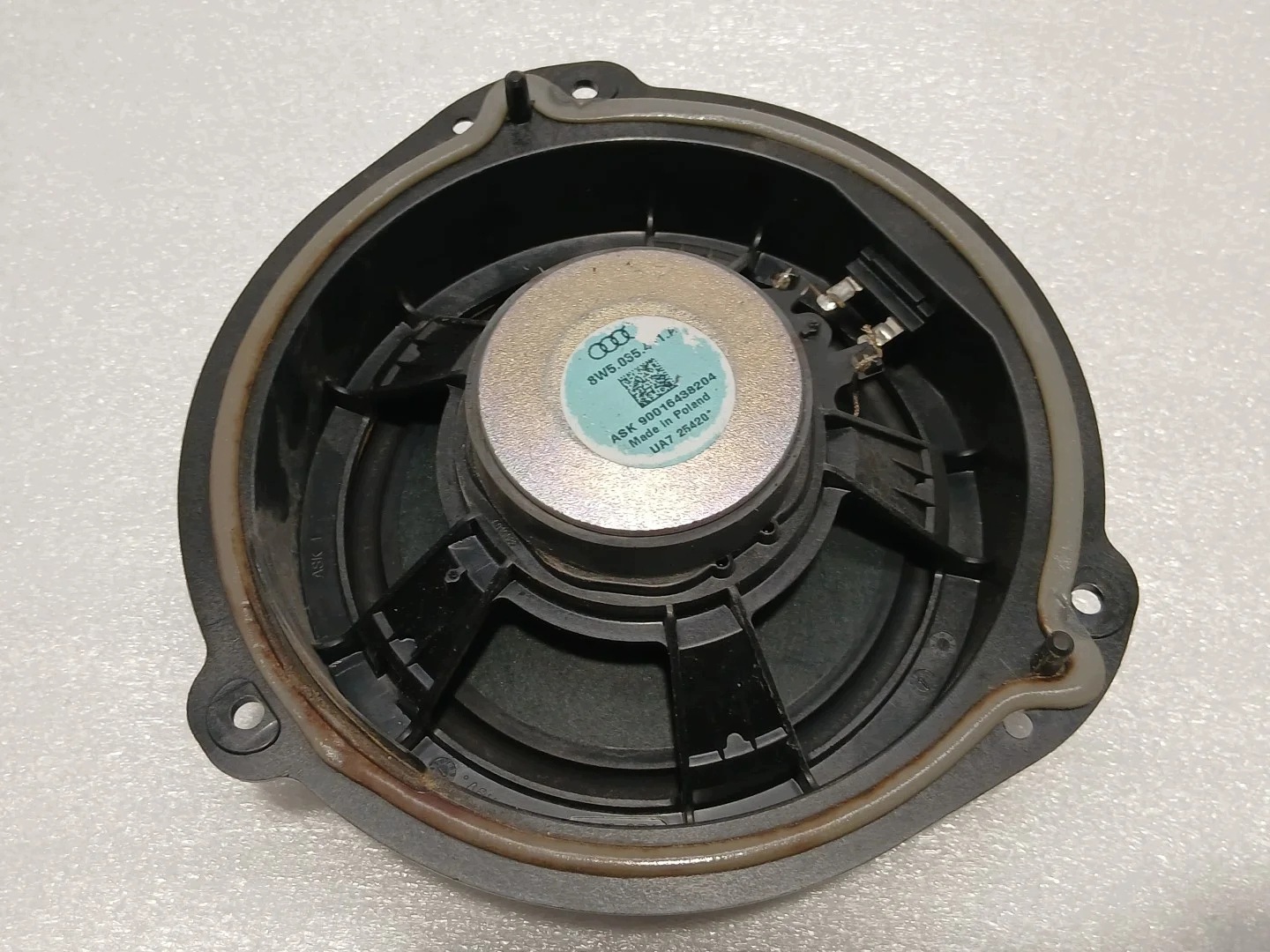 Audi Bang & Olufsen Kaiutin OEM 8W5035411A - Käytetty