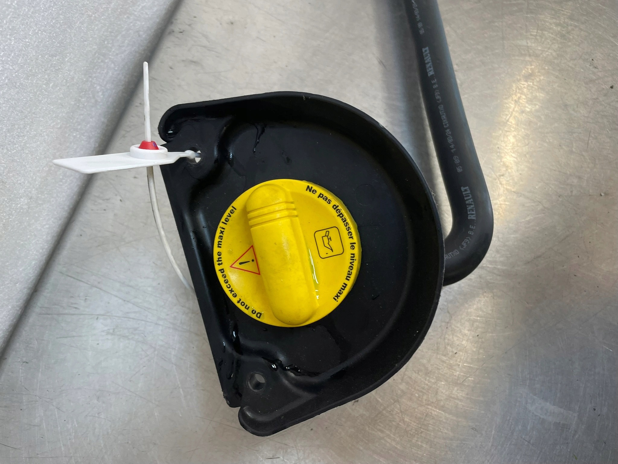 Renault OE Olievuldoppen OEM R9MD452 8200795333 image 3