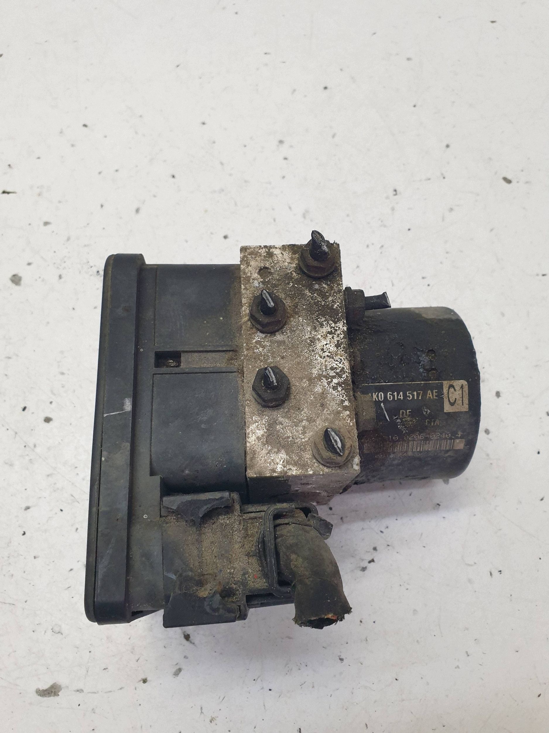 Skoda Octavia Mk2 ABS-pumppu OEM 1K0907379AC