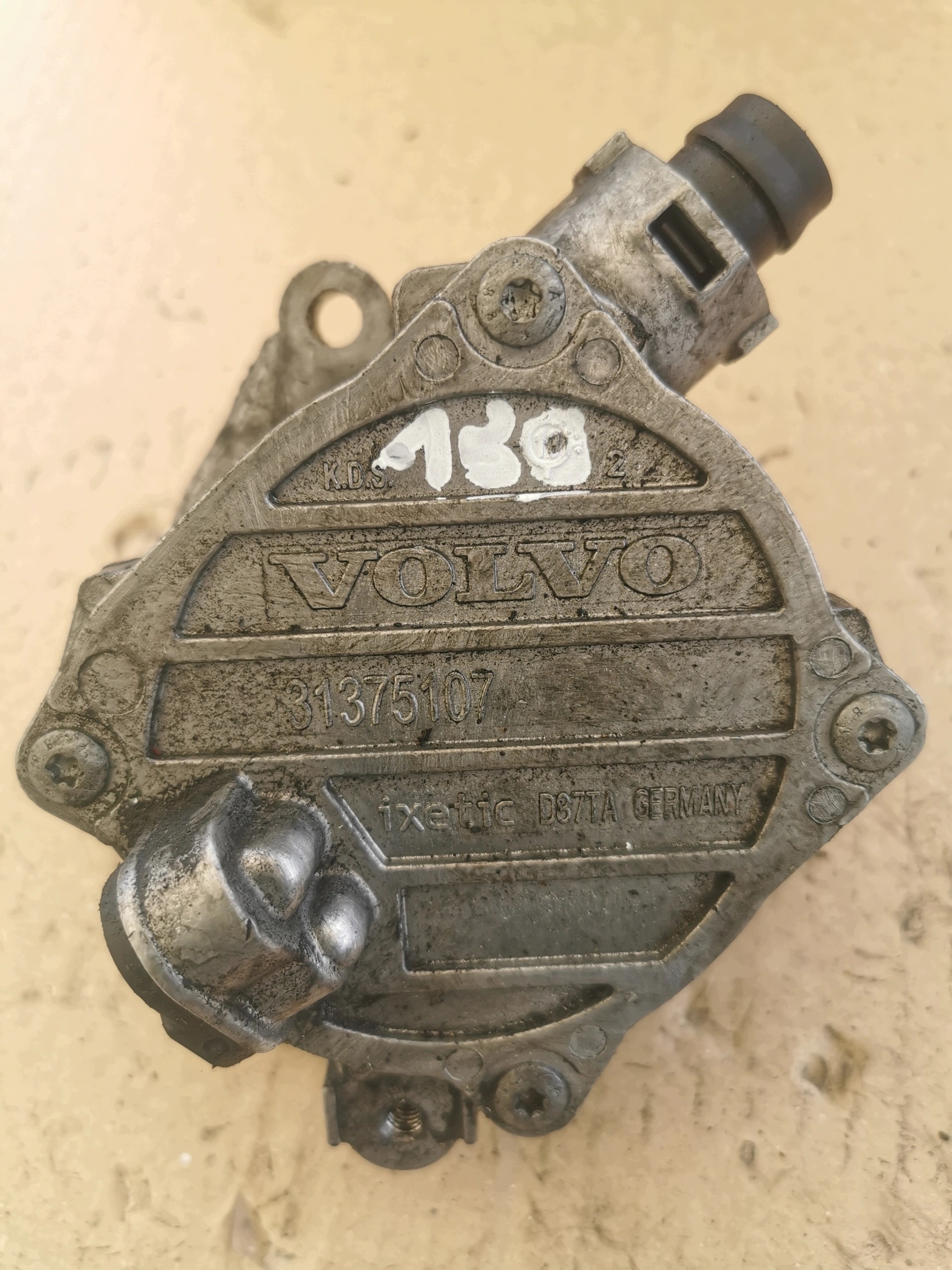 Volvo Vacuum Pump OEM 31375107 for D5 Engine image 6