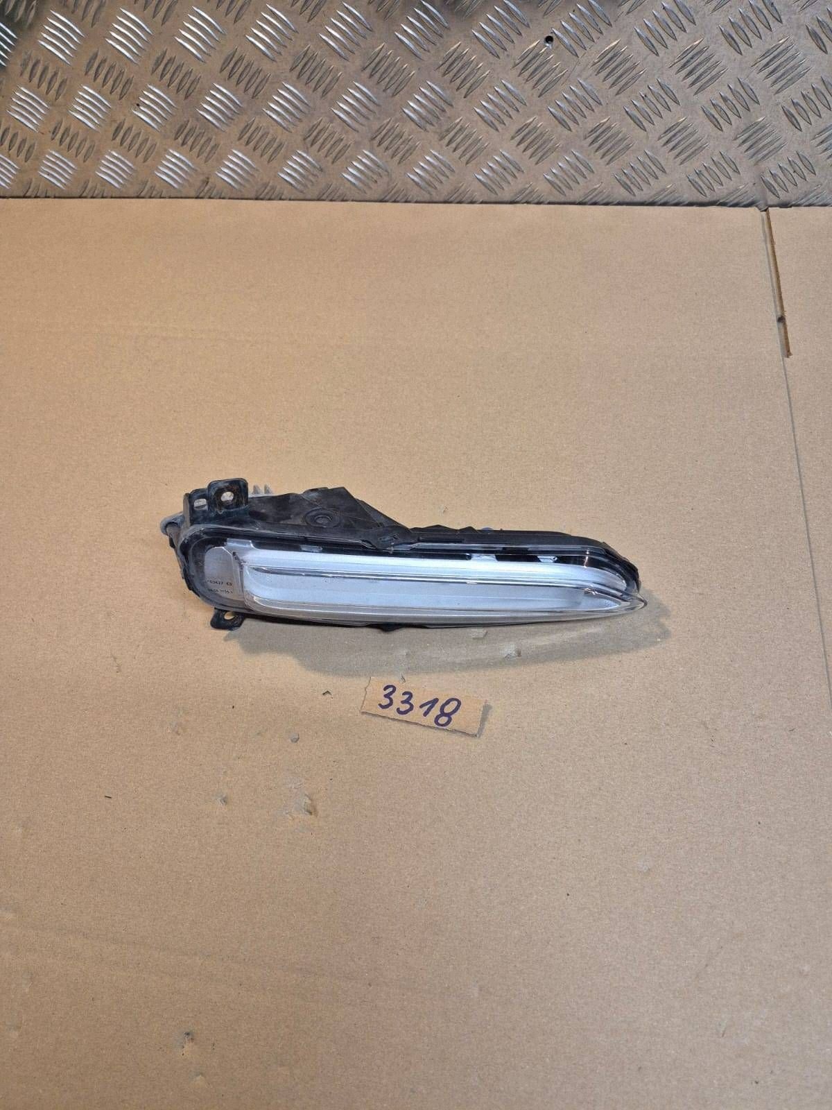 Farol Halogéneo Dianteiro Esquerdo BMW i3 OEM 90156474 image 2