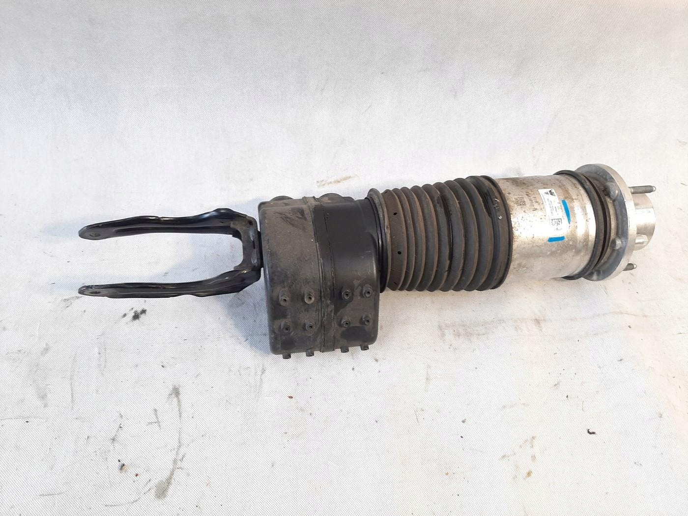 Audi E-tron GT etu-ilmatuki OEM 9J1616038E image 4