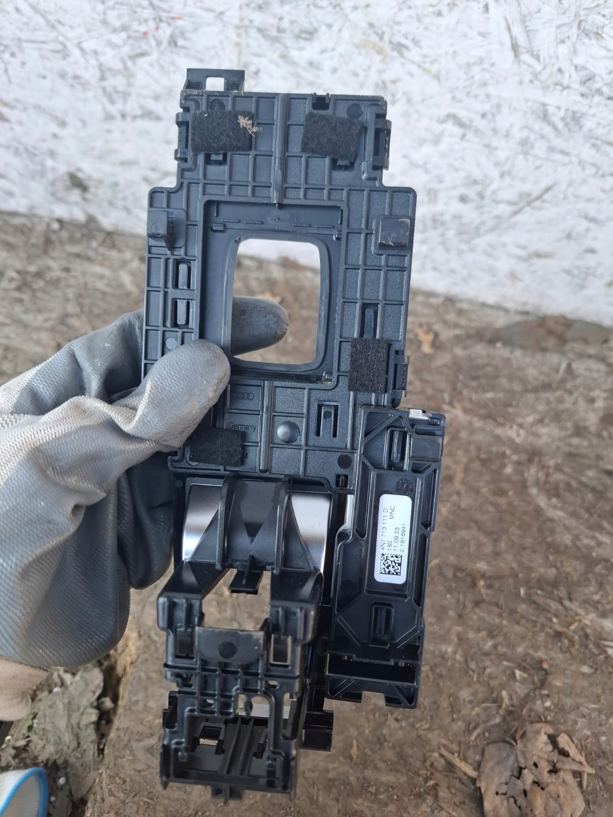 Levier de frein à main OEM 4N1713111D Audi Q8 image 5