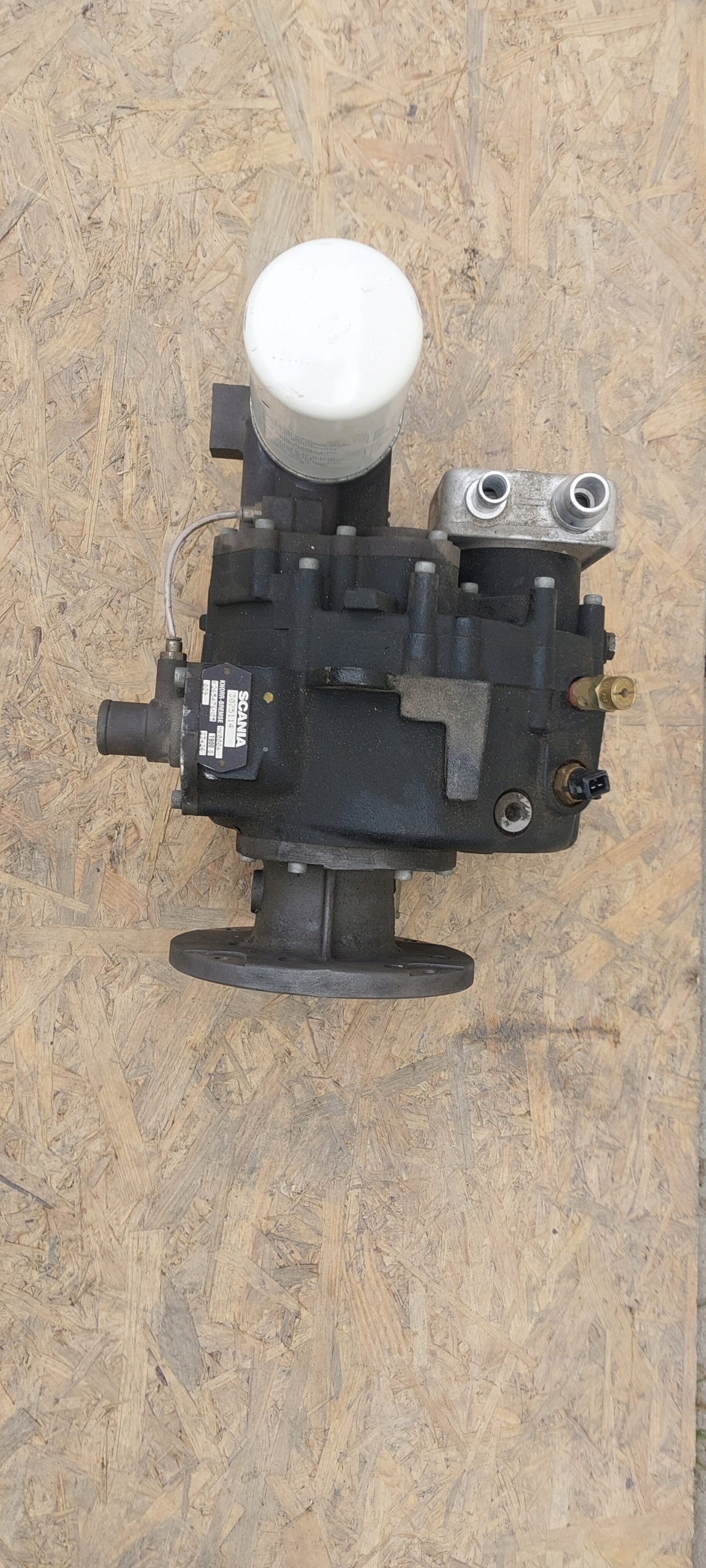 Scania Compressor versnellingsbak OEM 3075114 - Gebruikt image 2