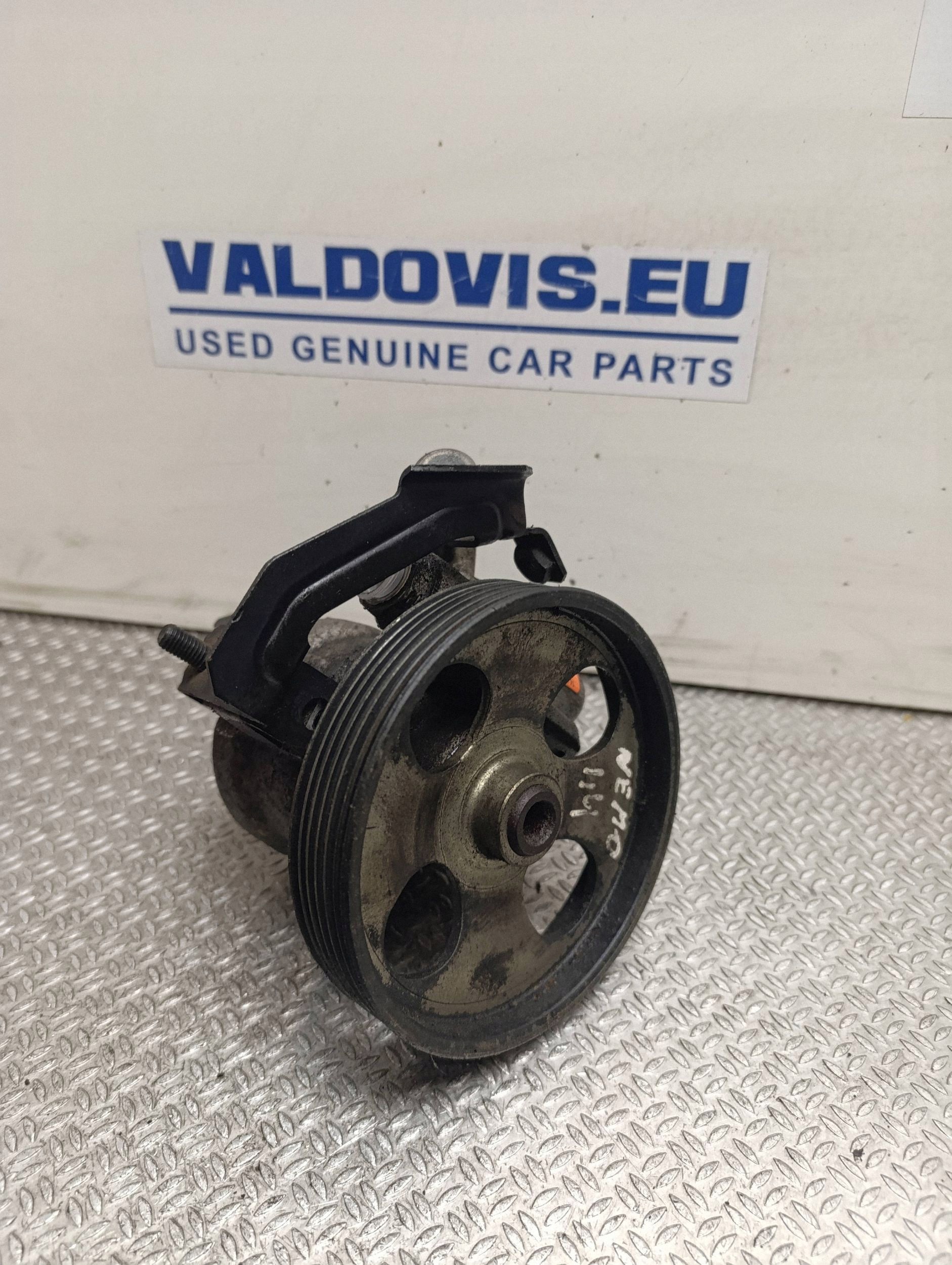 Pompe de direction assistée PEUGEOT 1.4 HDI OEM 1401419280 image 2