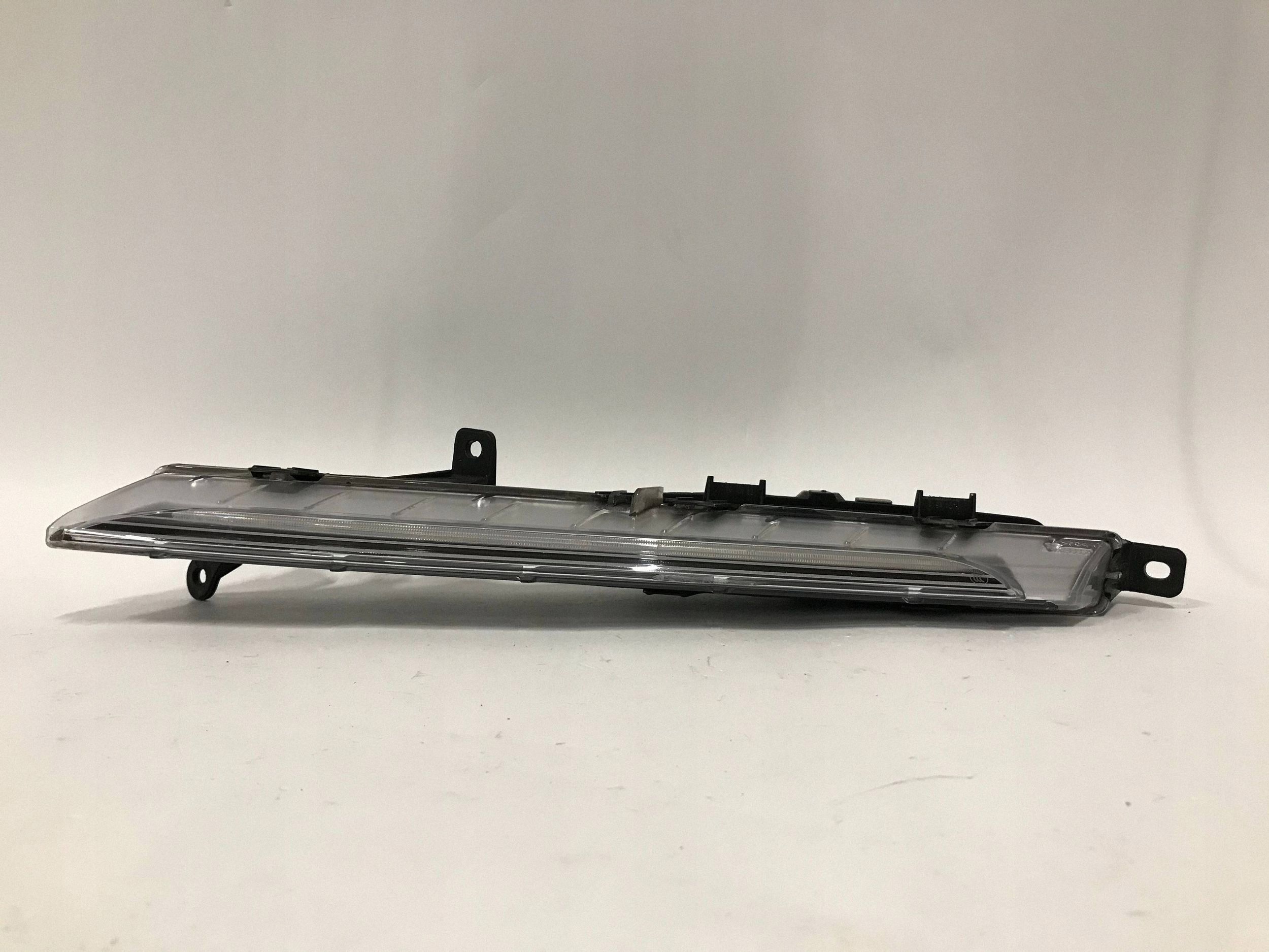 Left Halogen LED Indicator OEM 9Y0941181A Porsche image 2