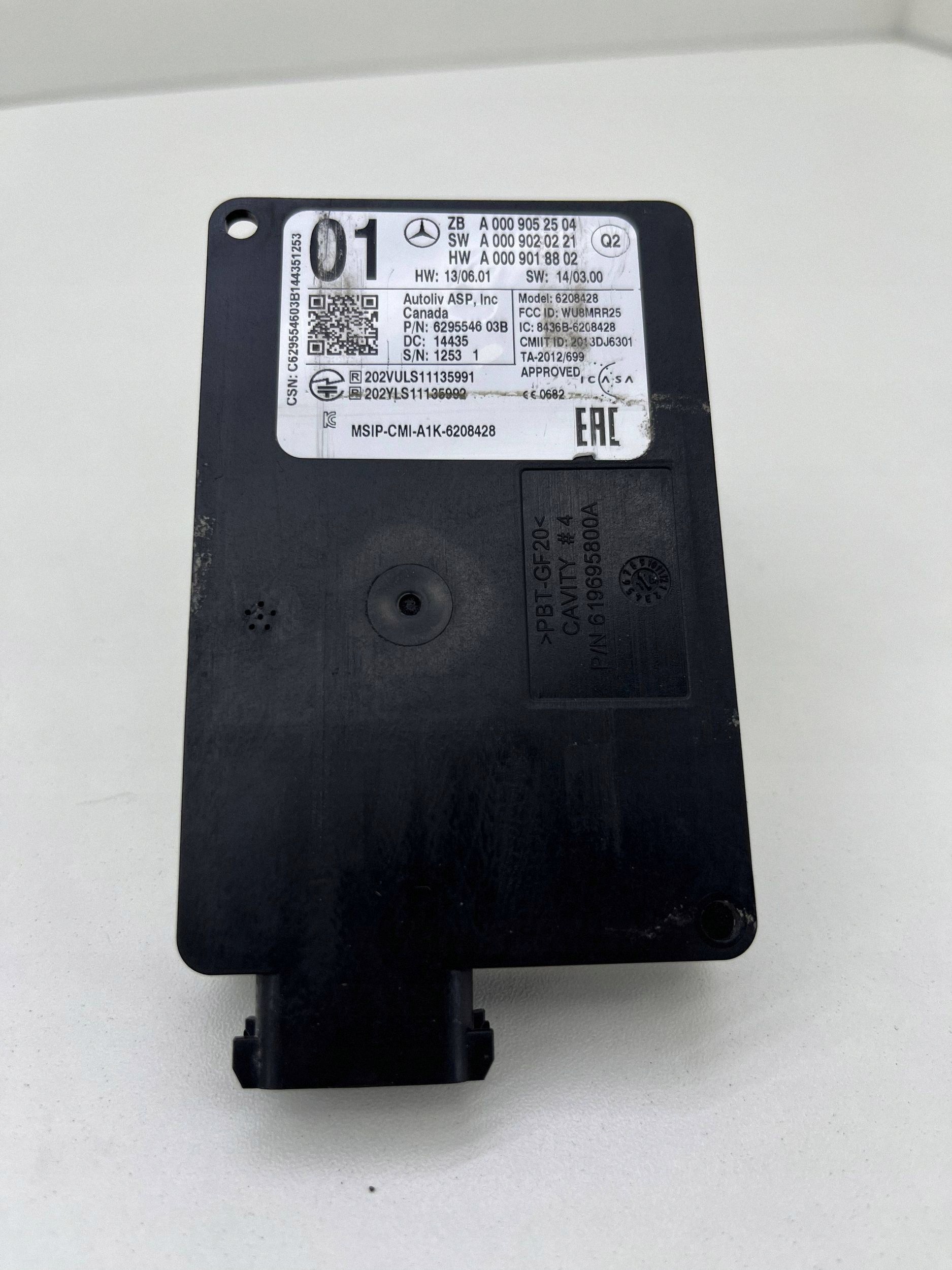 Mercedes Distronic tutkasensori OEM A0009052504