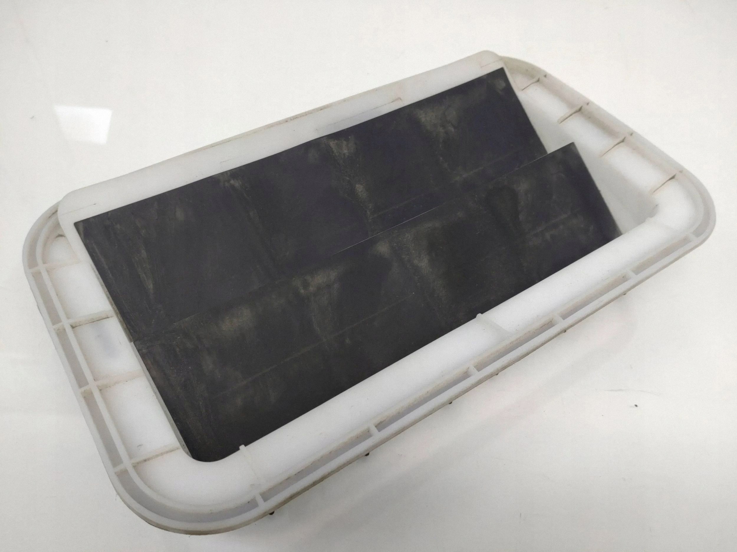 Toyota Auris II Heck-Lüftungsgitter OEM 6294002121 image 2