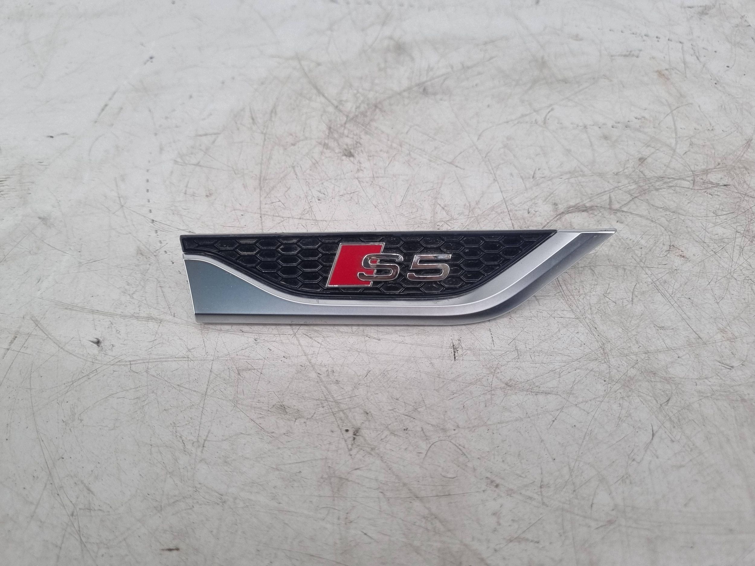 Emblema Puerta Audi S5 F5 Derecho OEM 8W6853602C image 2