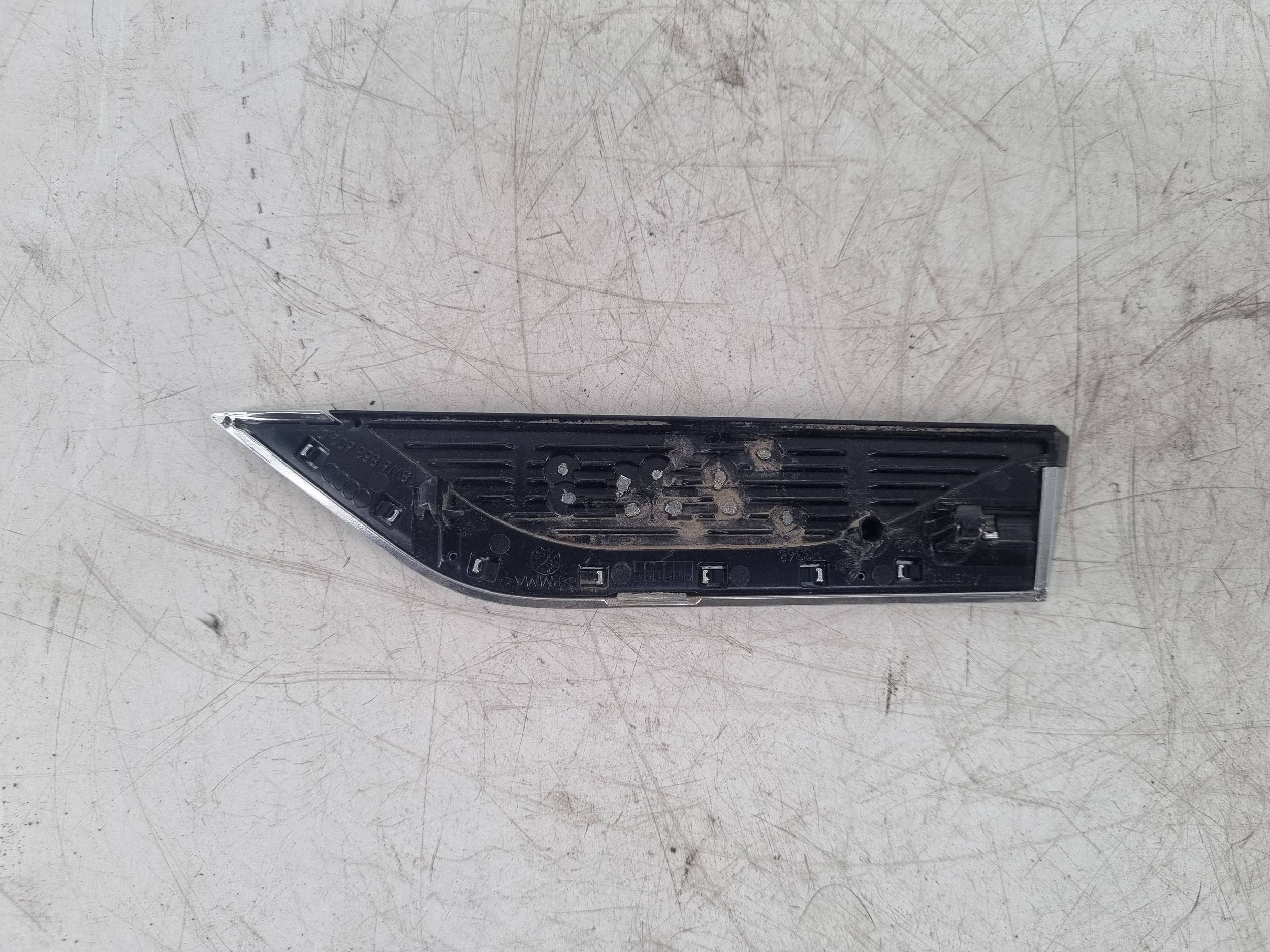 Emblema Puerta Audi S5 F5 Derecho OEM 8W6853602C image 3