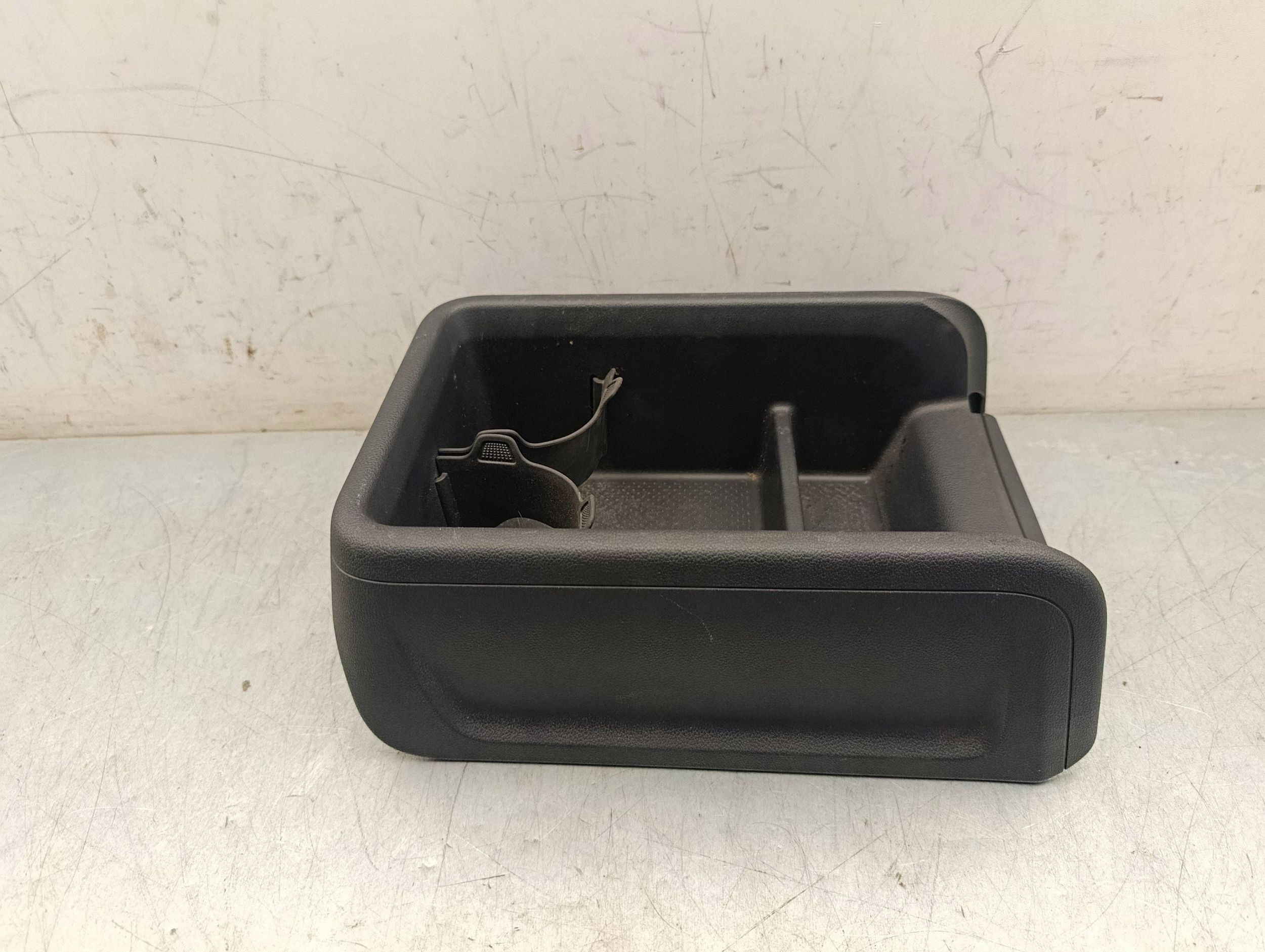 Skoda Enyaq IV 2025 taka kupinpitäjä OEM 5LA864051A