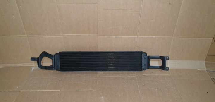 Lisäjäähdytin Audi RSQ3 8U0121002B