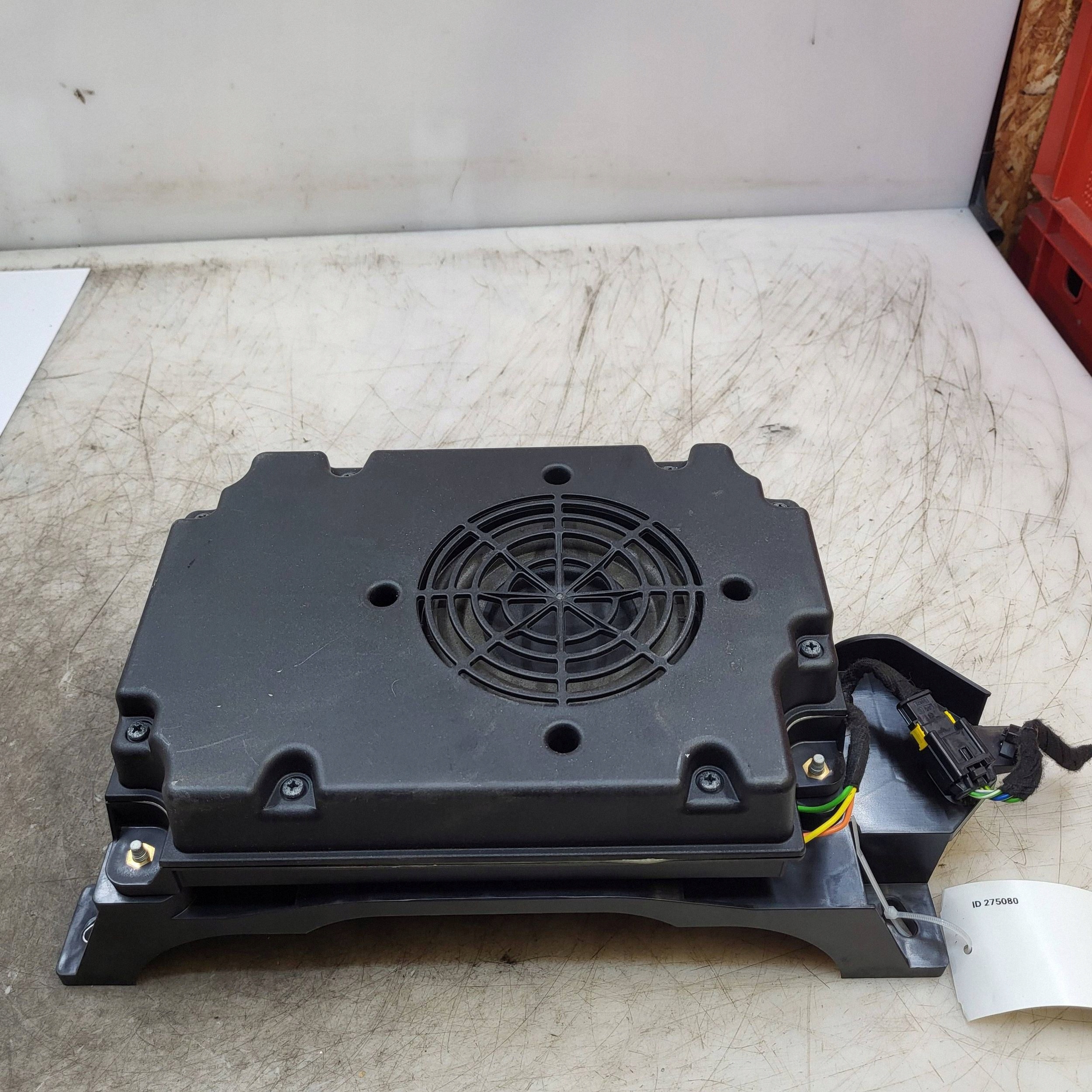 Subwoofer-kaiutin OEM 39133160 Opel Crossland X:lle