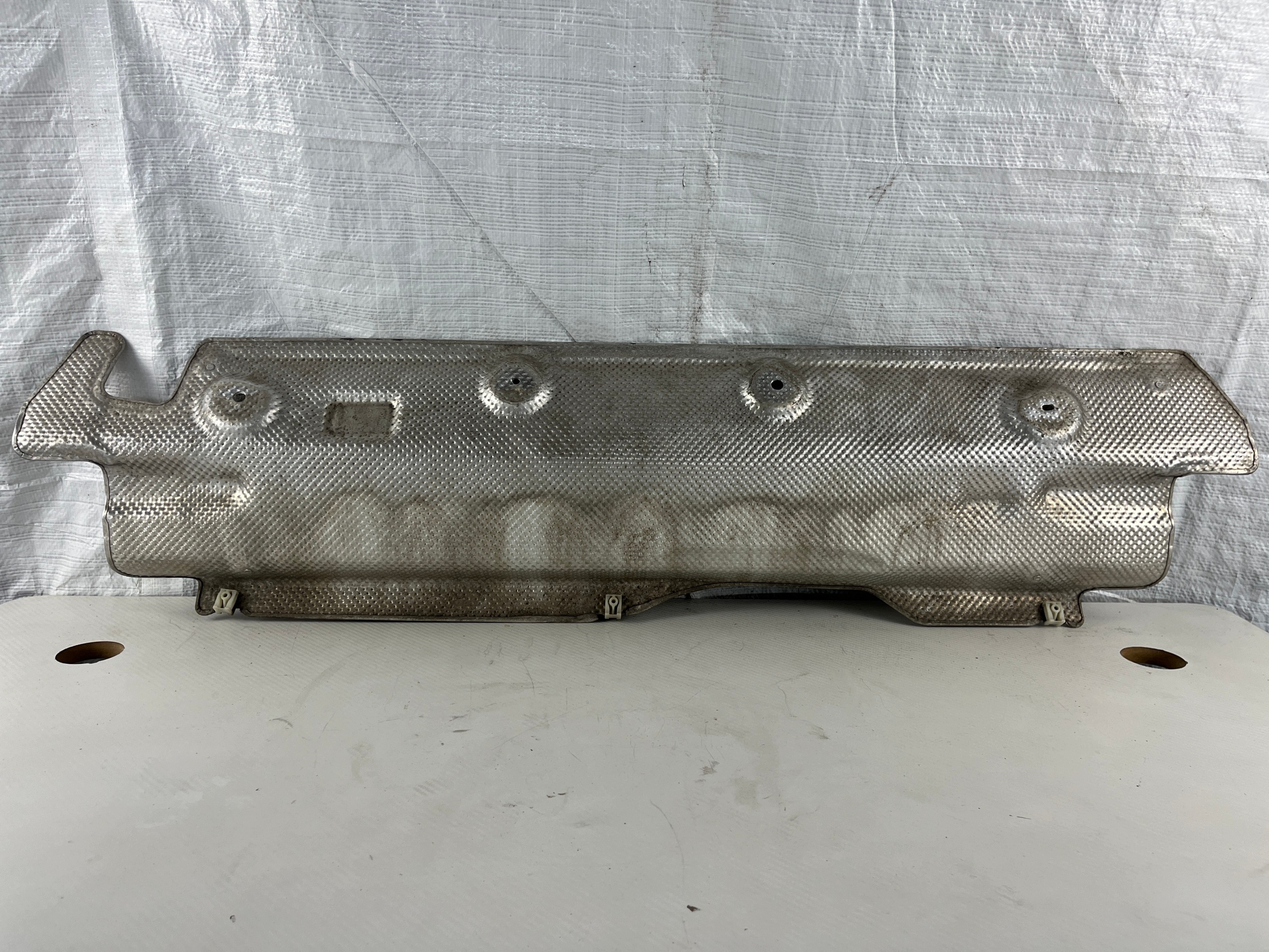 BMW X5 G05 Lämpösuoja OEM 7424936 - Käytetty