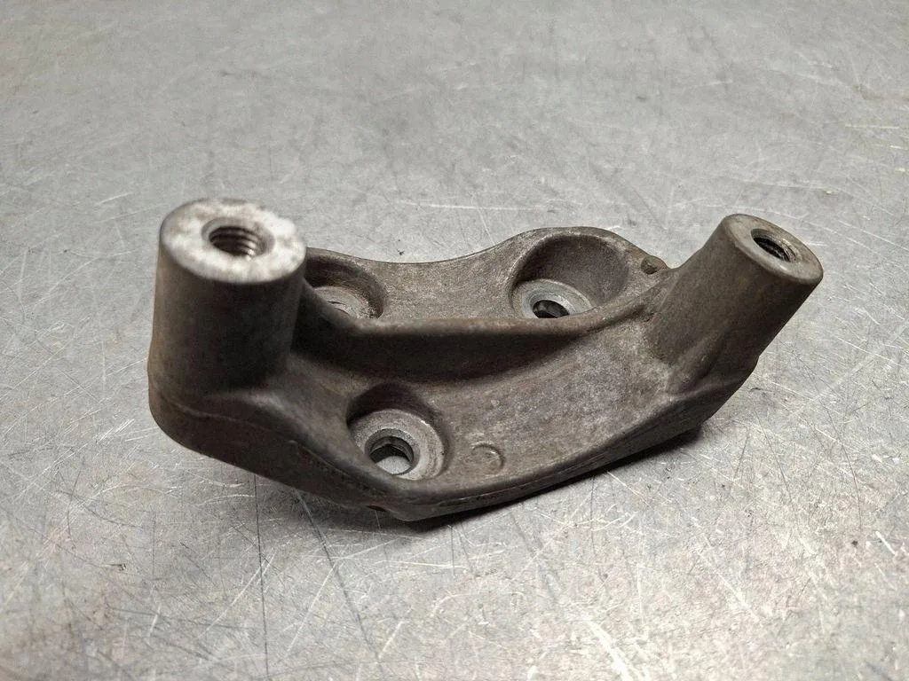 BMW X3 E83 Bracket OEM 8519508 - Used