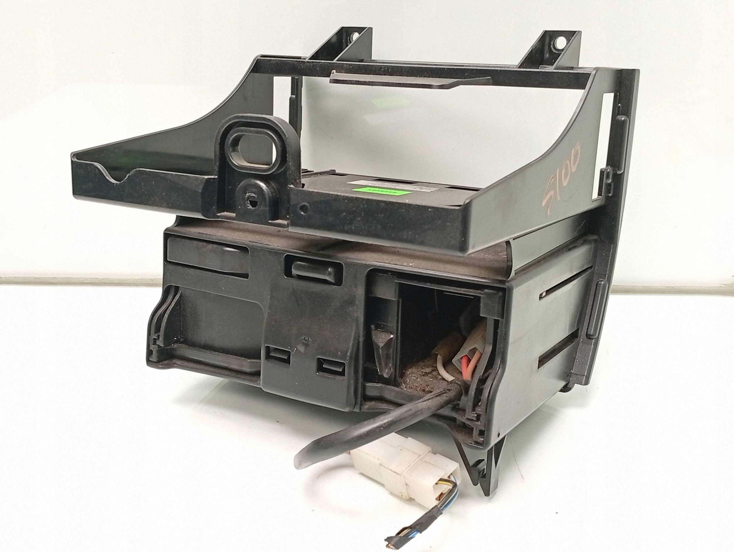 Kojetaulun juomaholderi Etu Volkswagen Crafter OEM 9066800558