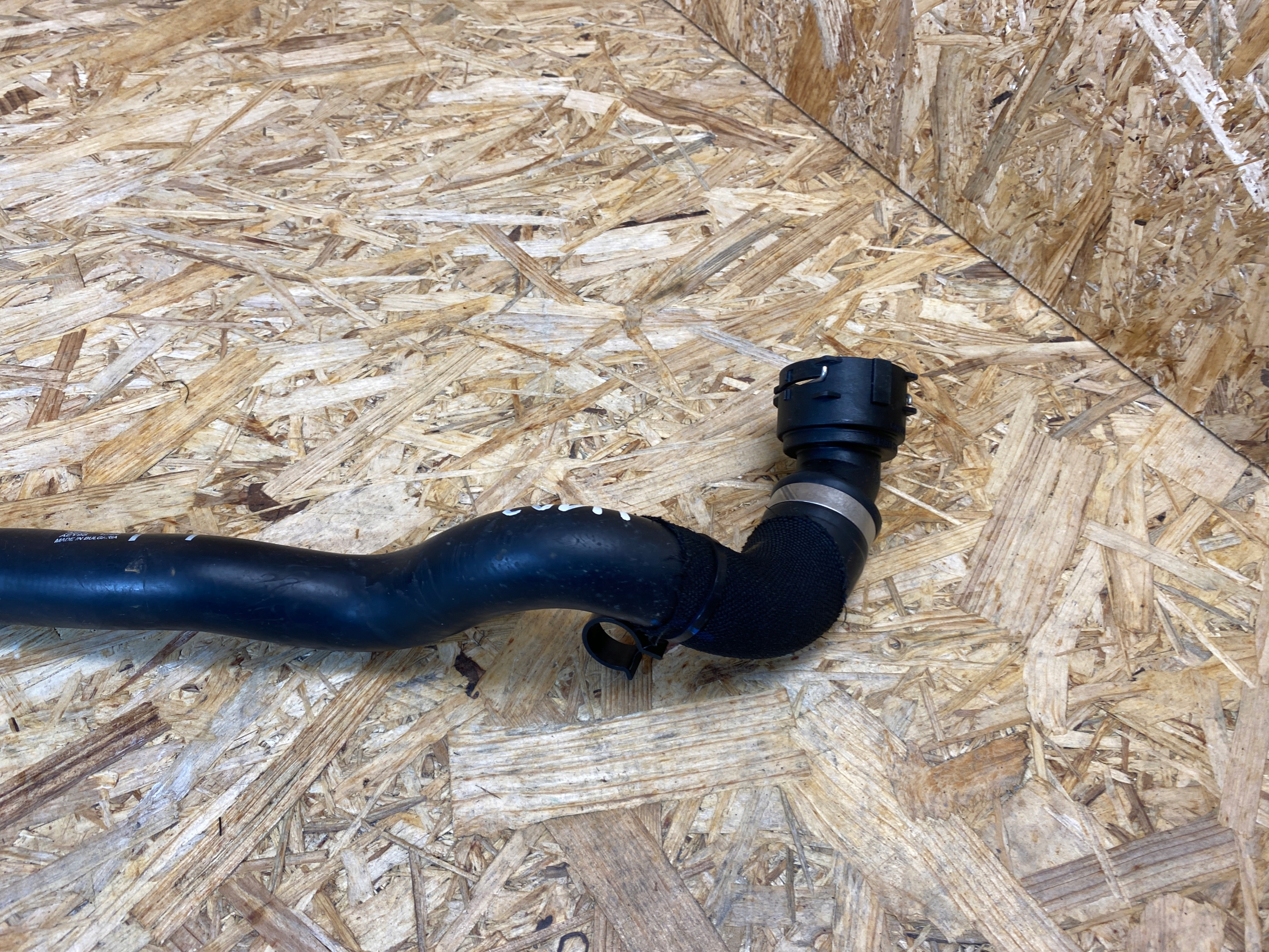 Tuyau d'eau Volvo OEM 32325219 pour XC40 B4 Mild-Hybrid image 8