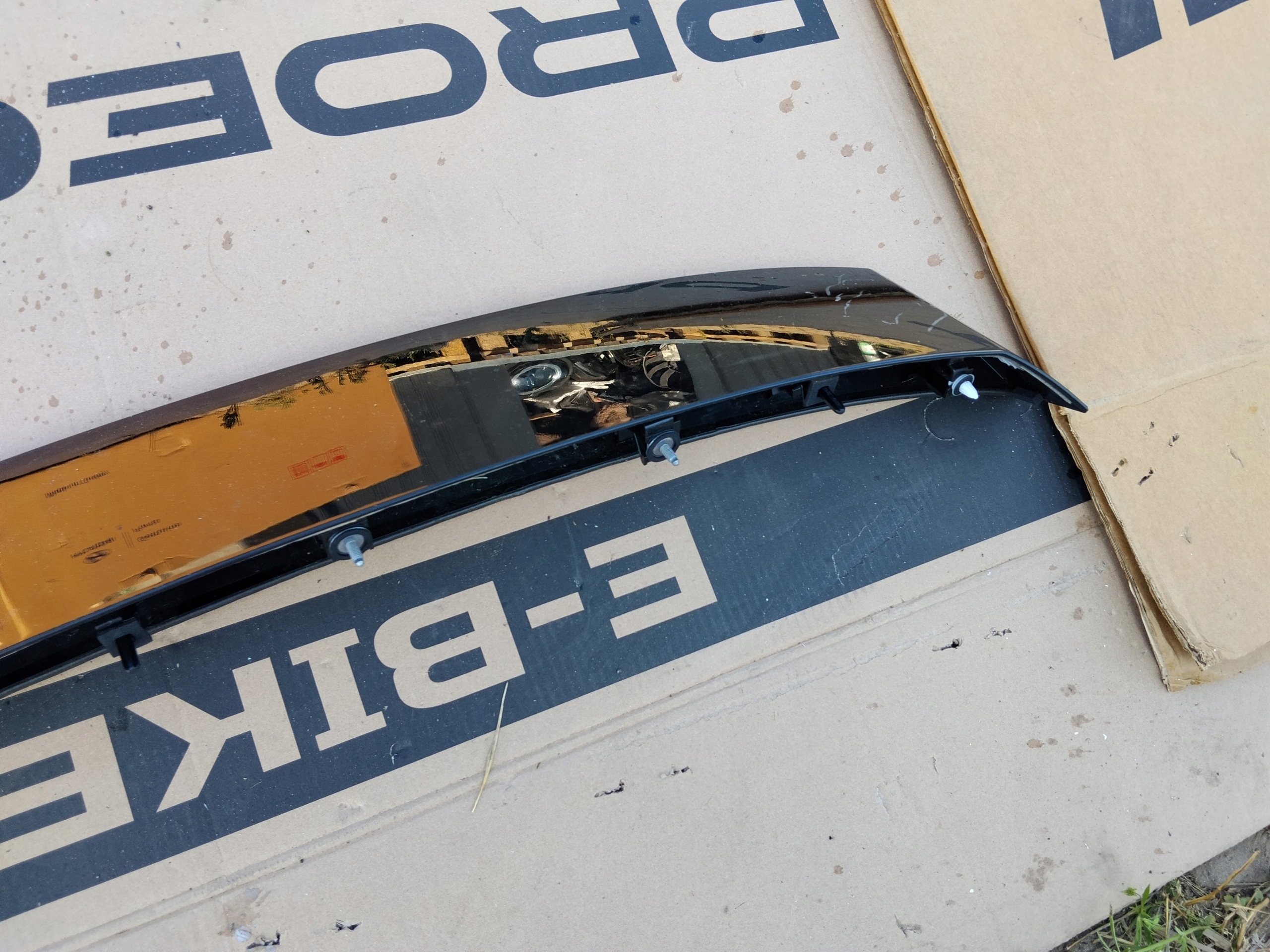 Spoiler coffre Skoda Fabia Mk4 2023 OEM 6VE827933 image 3