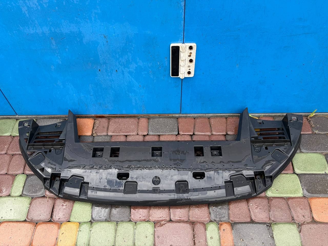 Underbottenplatta framför OEM 9675972180 - Begagnad image 2