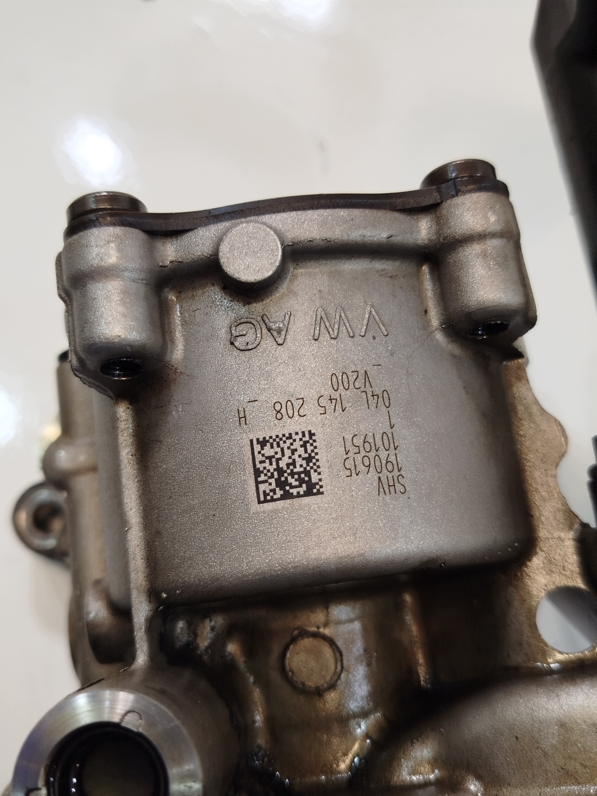 Volkswagen OE 04L145208H Öljypumppu - Käytetty