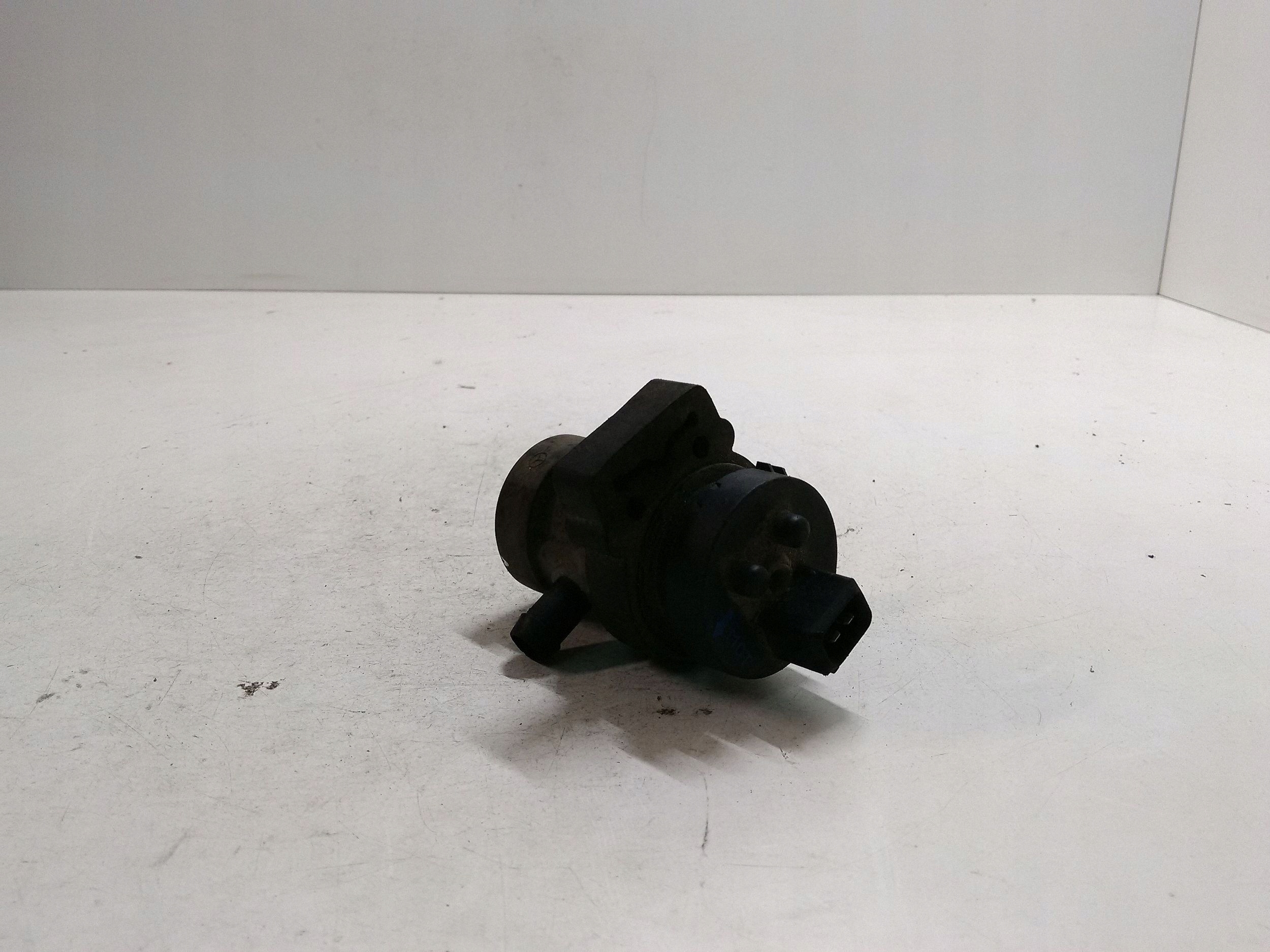 Soupape à vide OEM 0004701993 pour Mercedes W210 2.3L