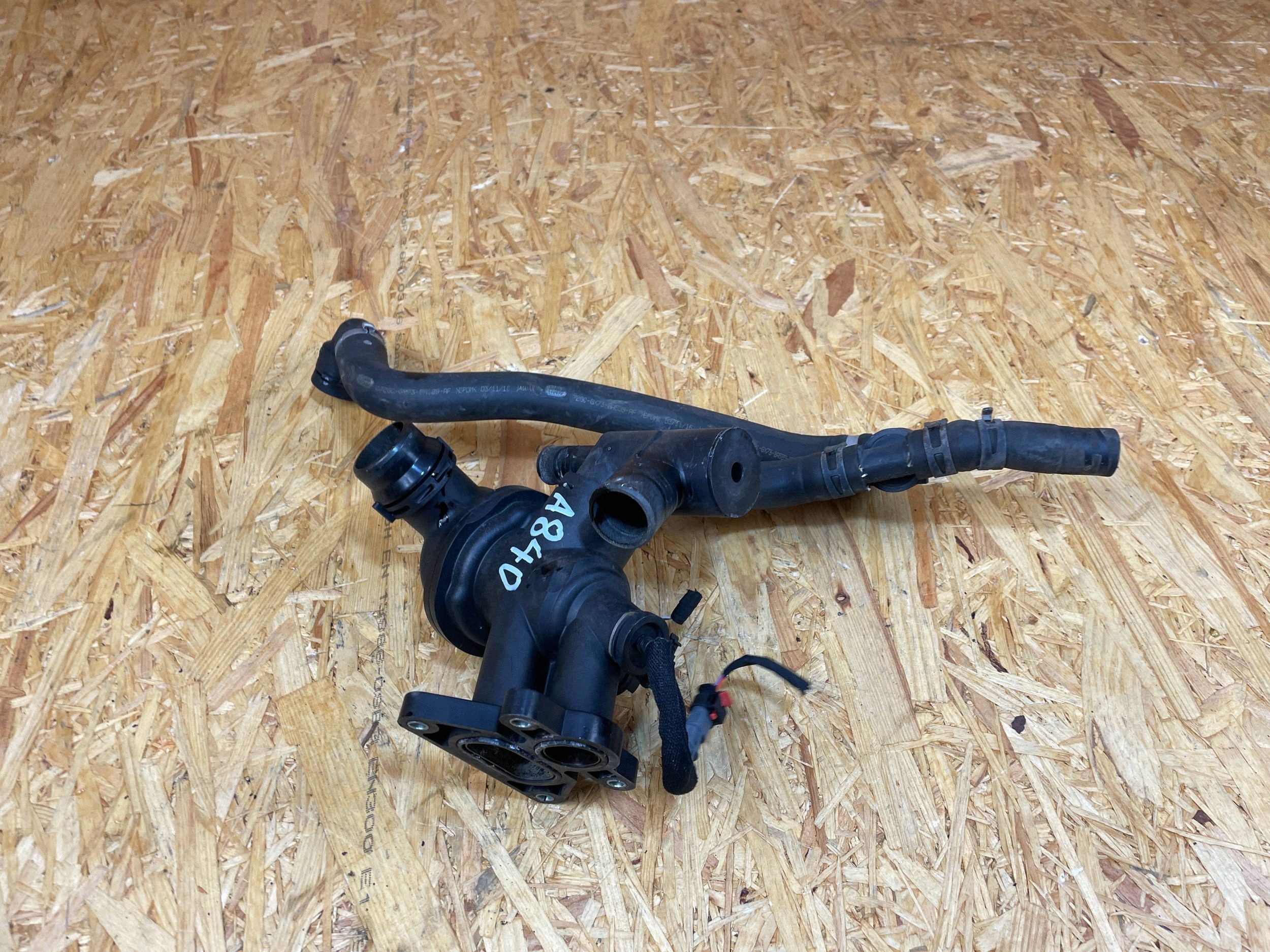 Termostathus OEM G4D3-8575-AD för Jaguar F-Pace image 5