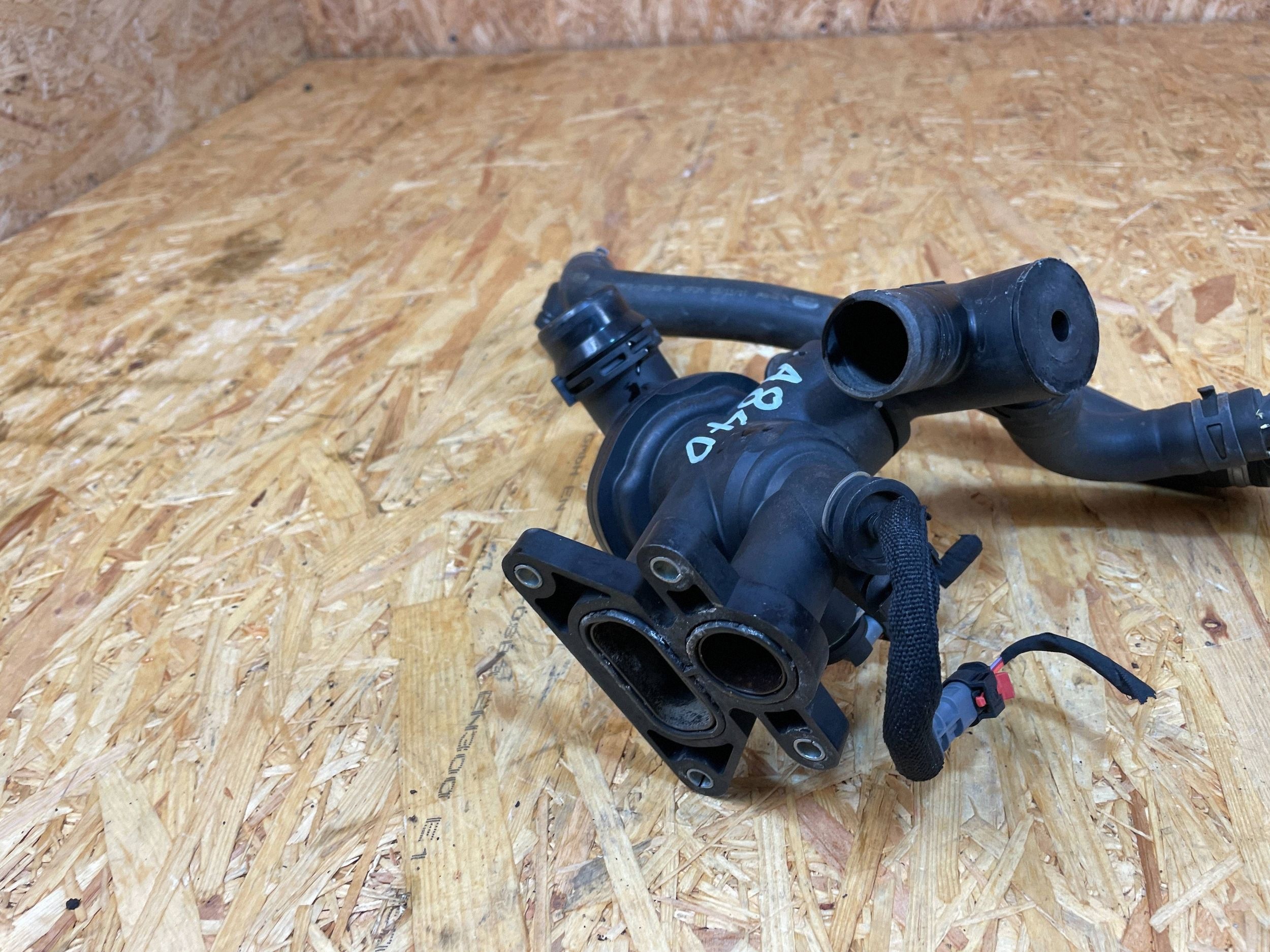 Termostathus OEM G4D3-8575-AD för Jaguar F-Pace image 8