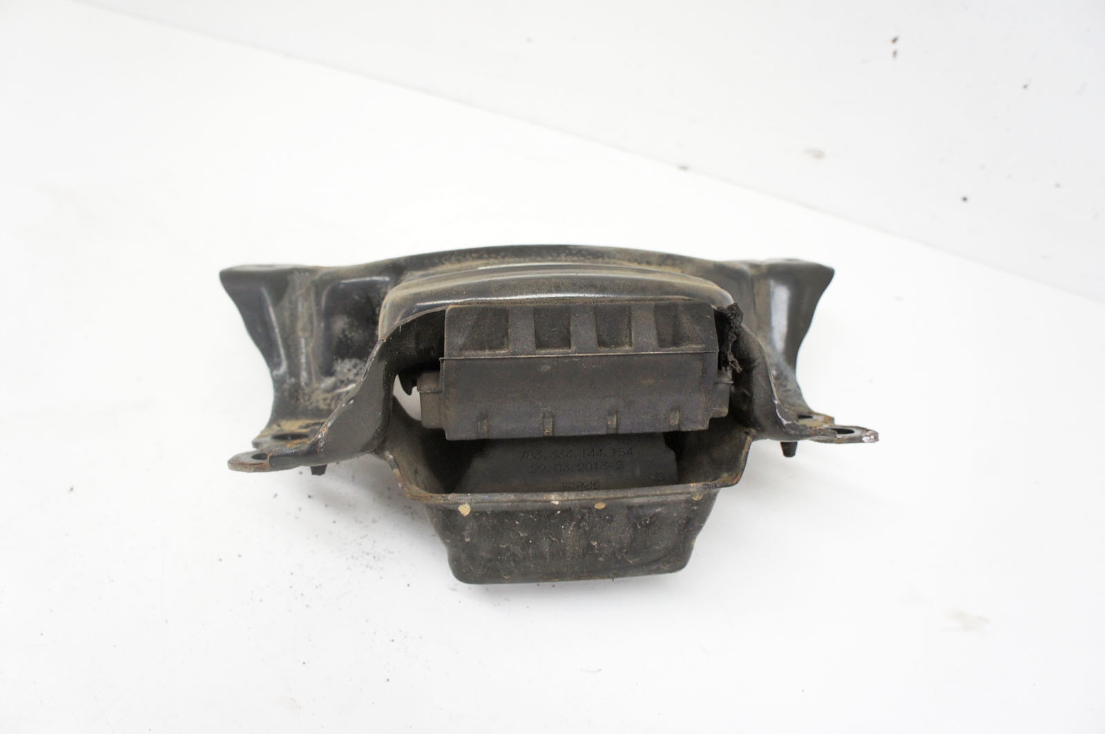 Vaihteiston tuki OEM 5Q0199555AB Audi A3 8V:lle