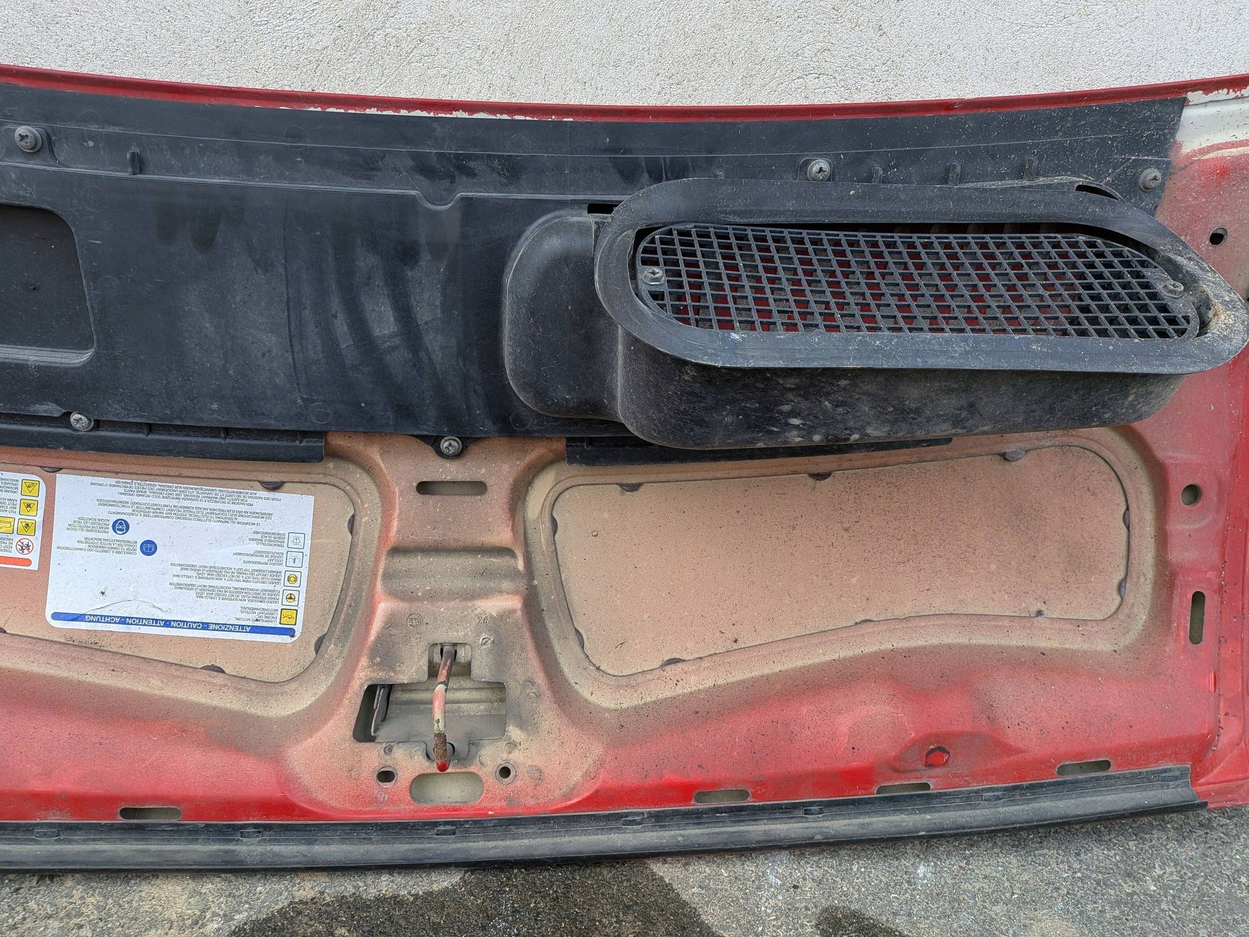 OEM 1306521070 Luftintag Under Motorhuv 2006-2014 image 7