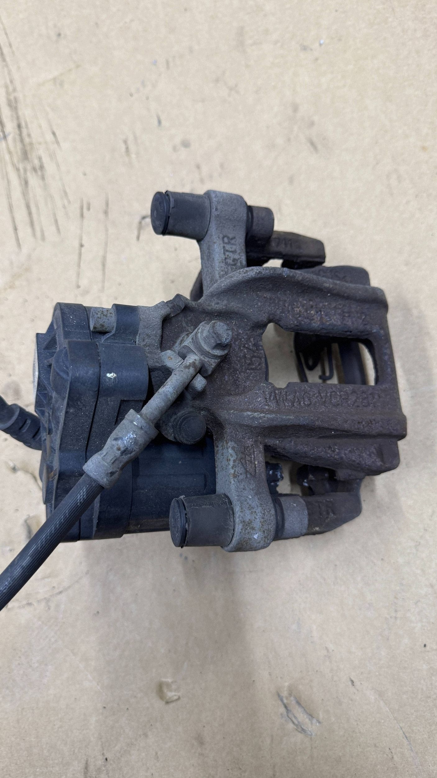 Audi A3 Hinterer Bremszylinder OEM 5R3615406 Gebraucht image 2