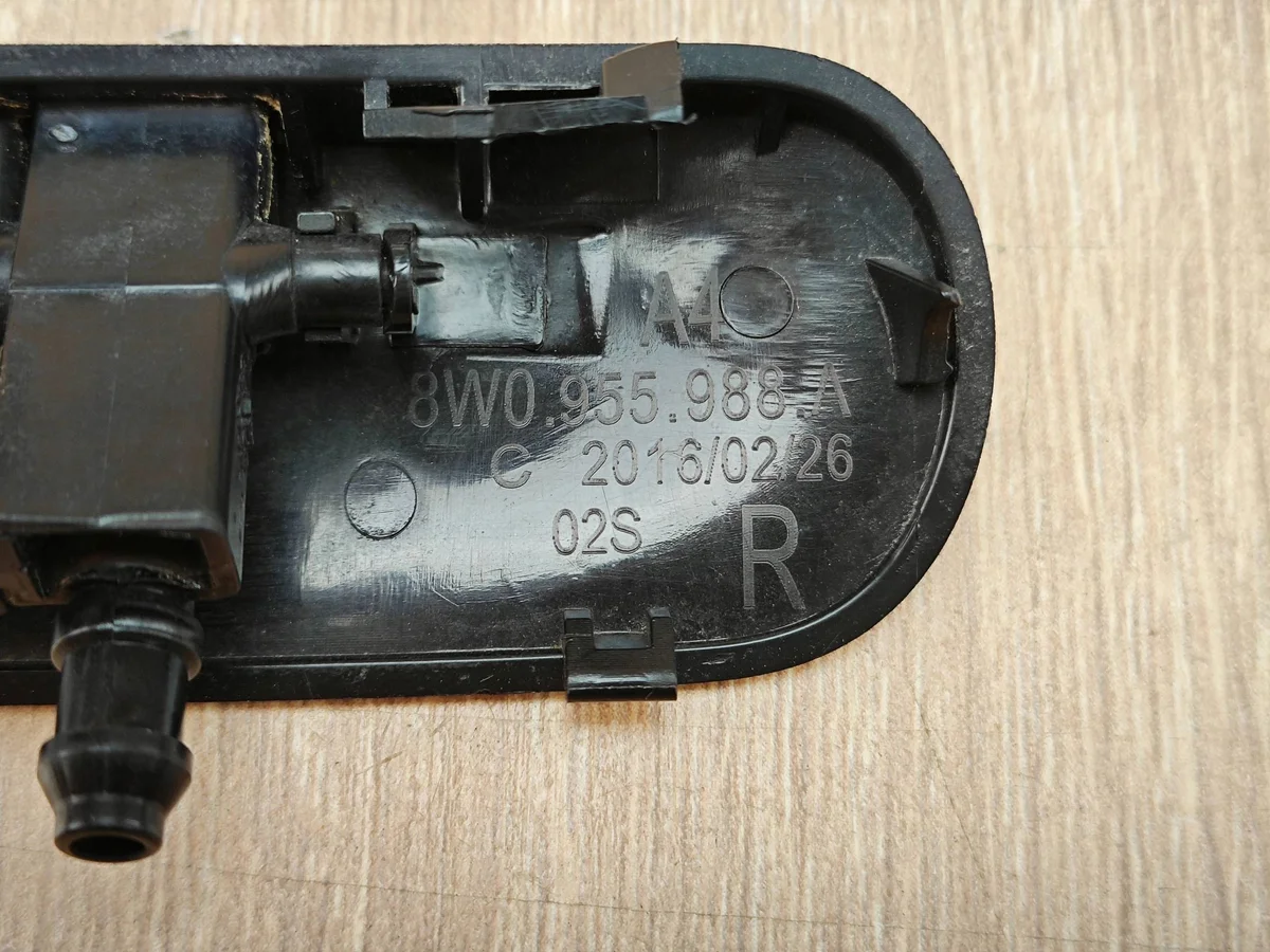 Audi A4 B9 A5 F5 Spritzdüse Rechts 8W0955988A image 4