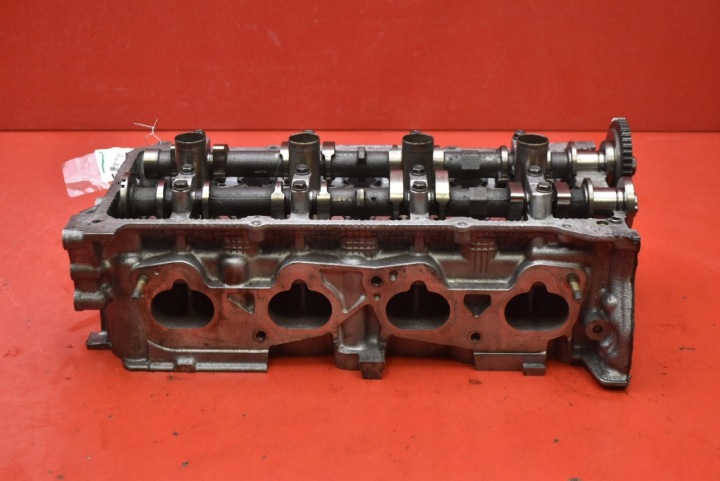 Nissan Primera P12 2.0 16V 140 hv moottorin kansi 01-08