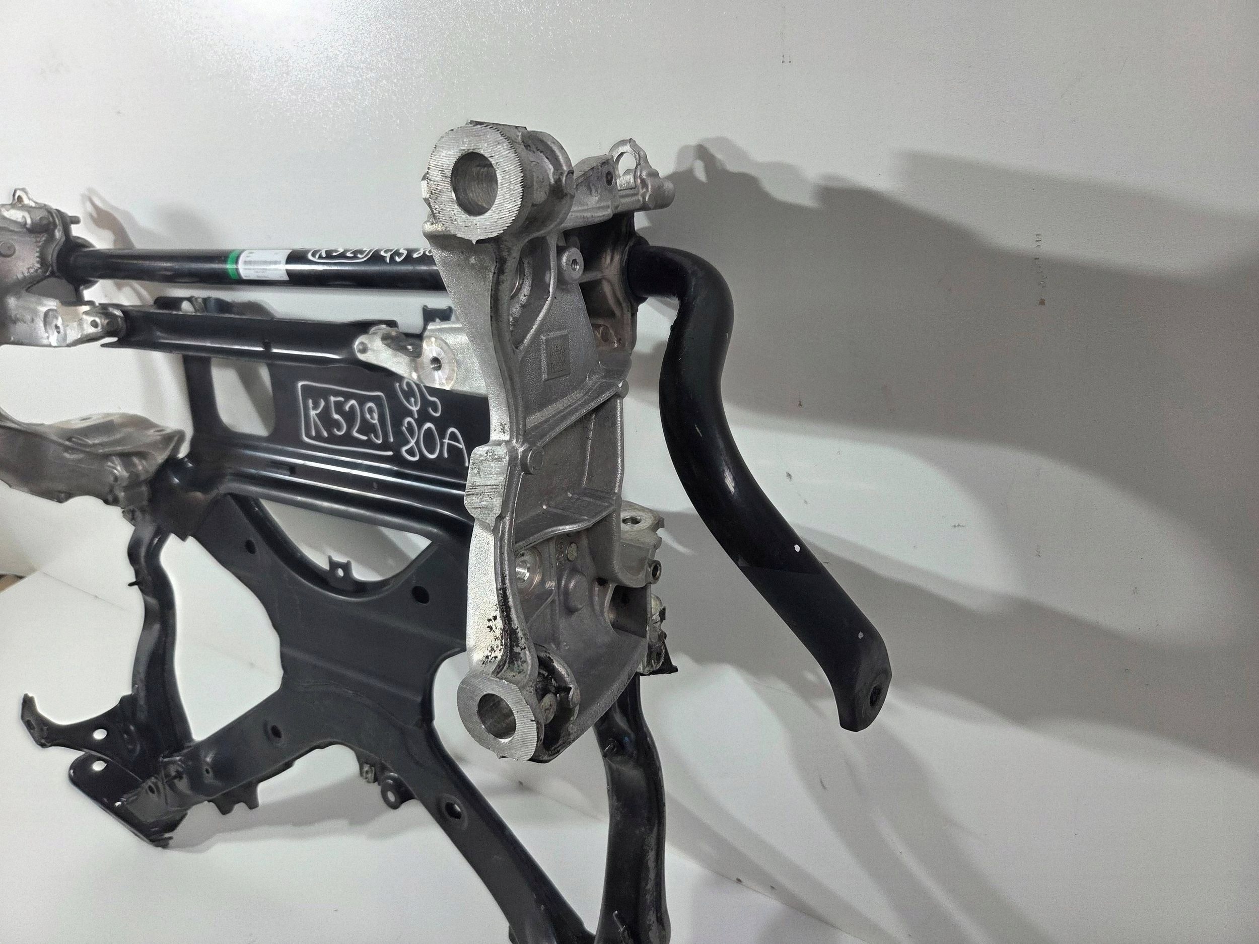 Cuna Delantera Audi Q5 OEM 80B399347M - Usado image 3
