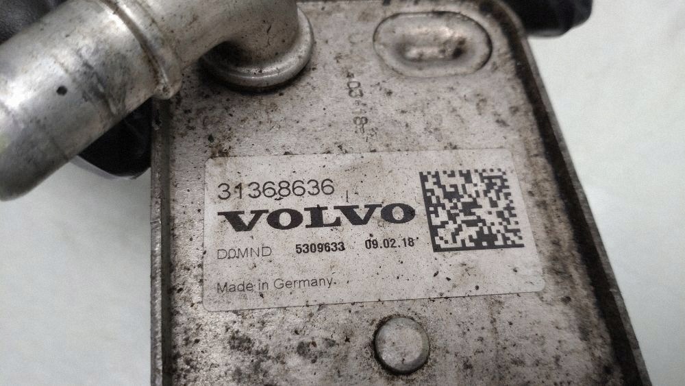 Arrefecedor de óleo Volvo V70 2.0 D4 OEM 31368636 Usado image 4
