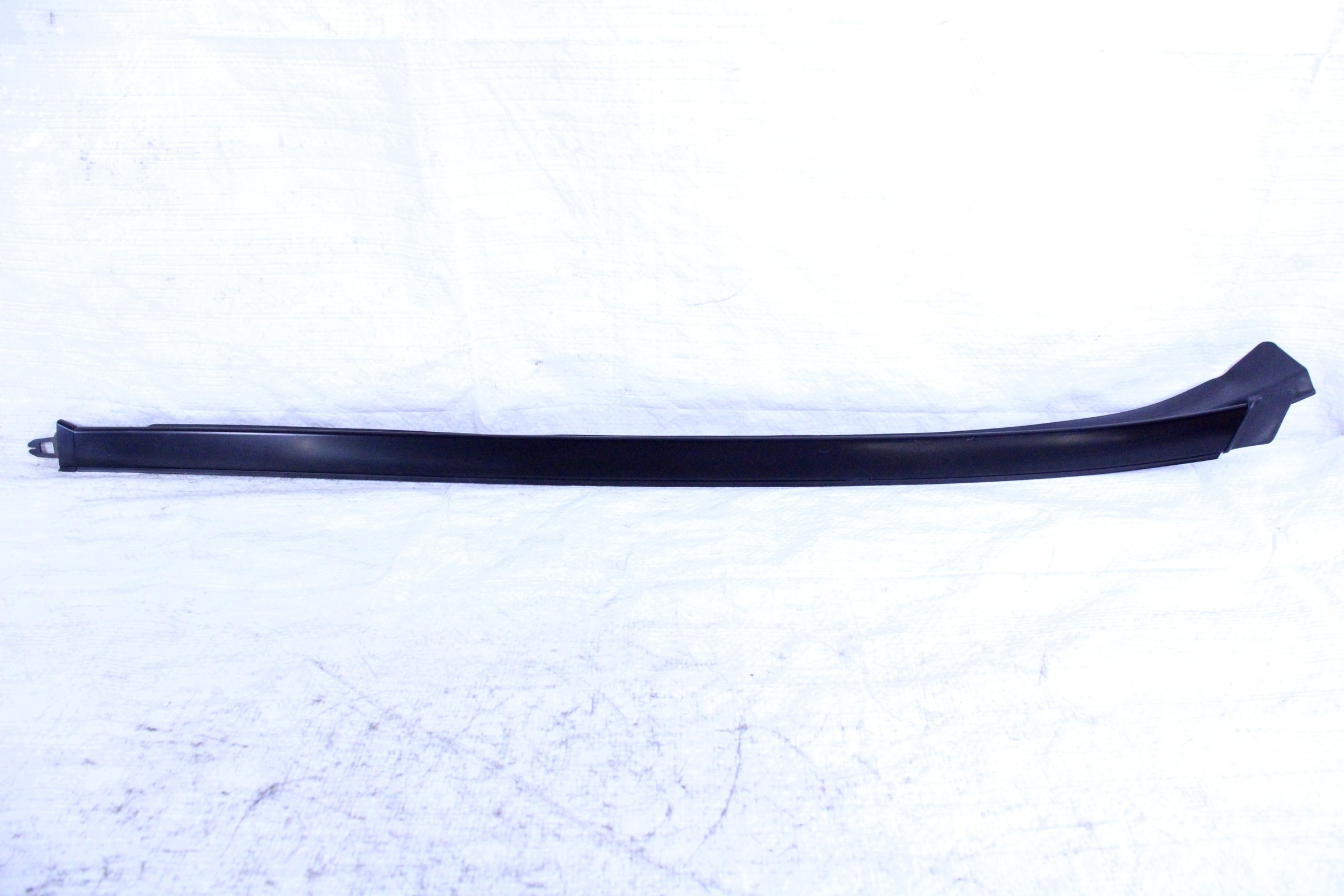 Rechte Windschutzscheibenleiste OEM A1676901000 Mercedes W167 image 2