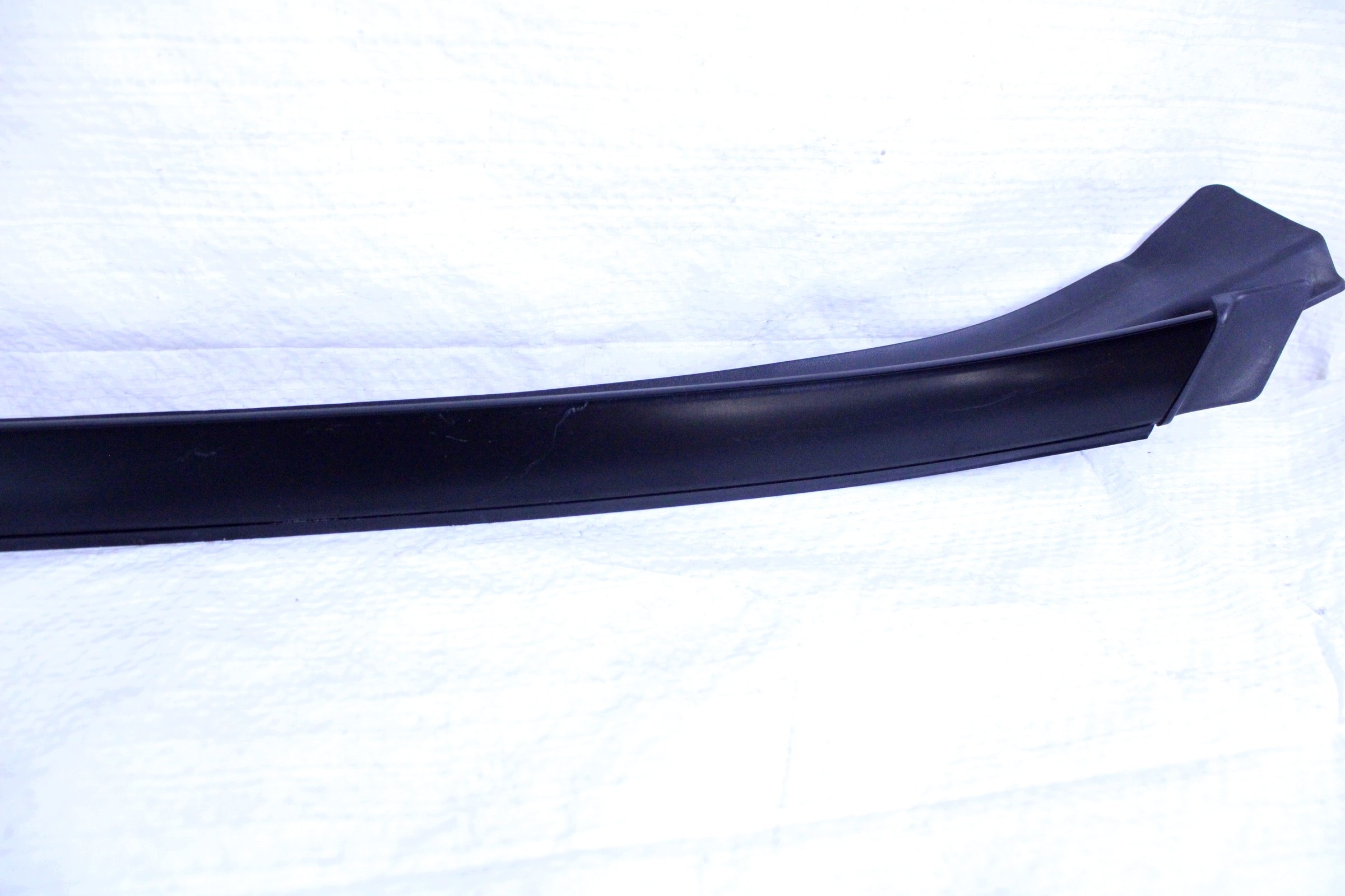 Oikea tuulilasinlista OEM A1676901000 Mercedes W167