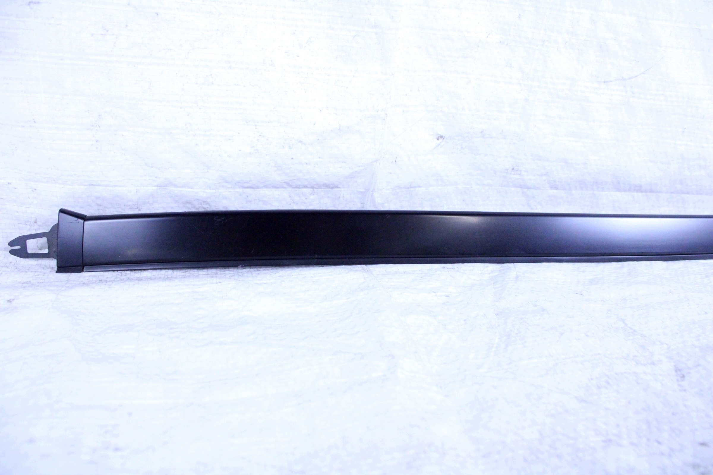 Rechte Windschutzscheibenleiste OEM A1676901000 Mercedes W167 image 3
