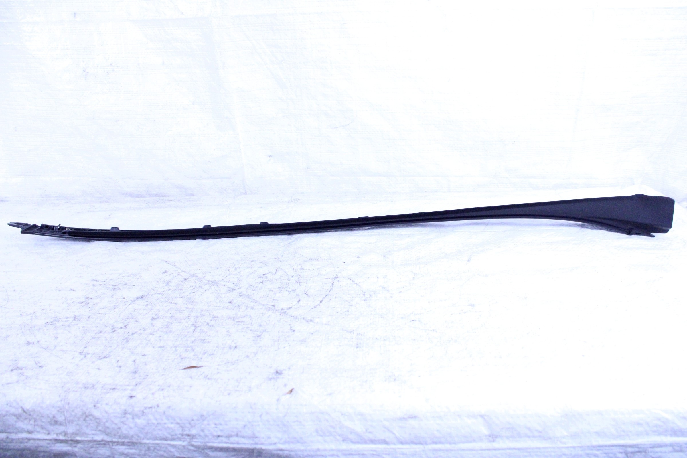 Rechte Windschutzscheibenleiste OEM A1676901000 Mercedes W167 image 4