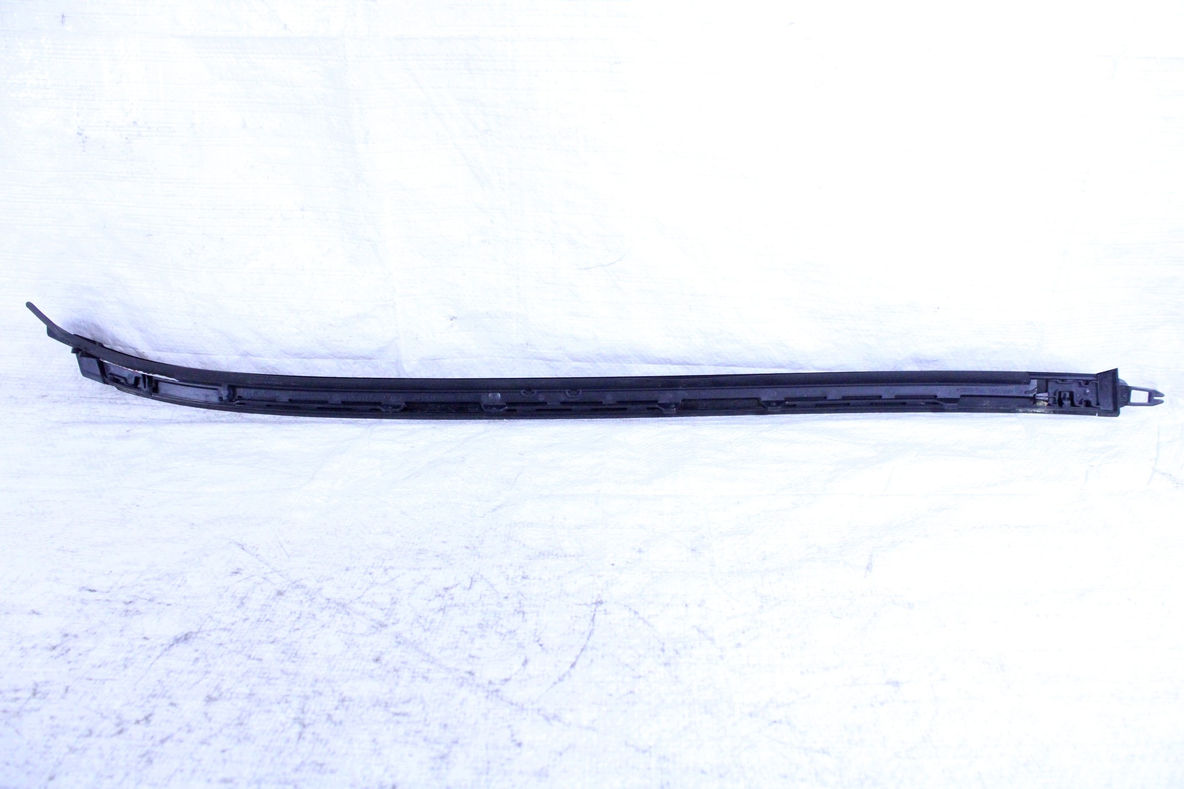 Rechte Windschutzscheibenleiste OEM A1676901000 Mercedes W167 image 5