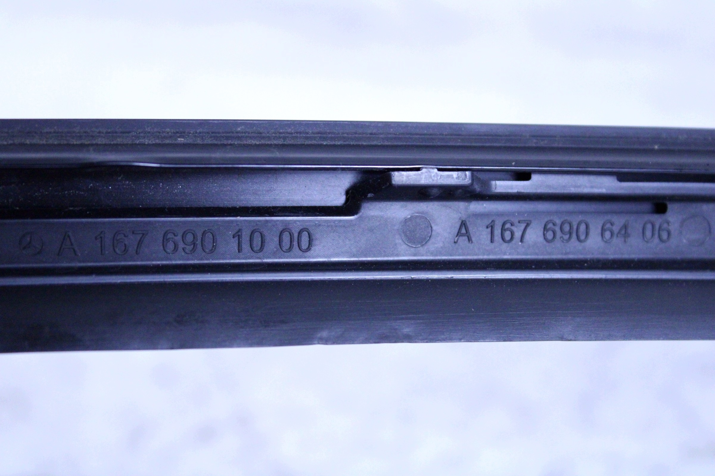 Rechte Windschutzscheibenleiste OEM A1676901000 Mercedes W167 image 6