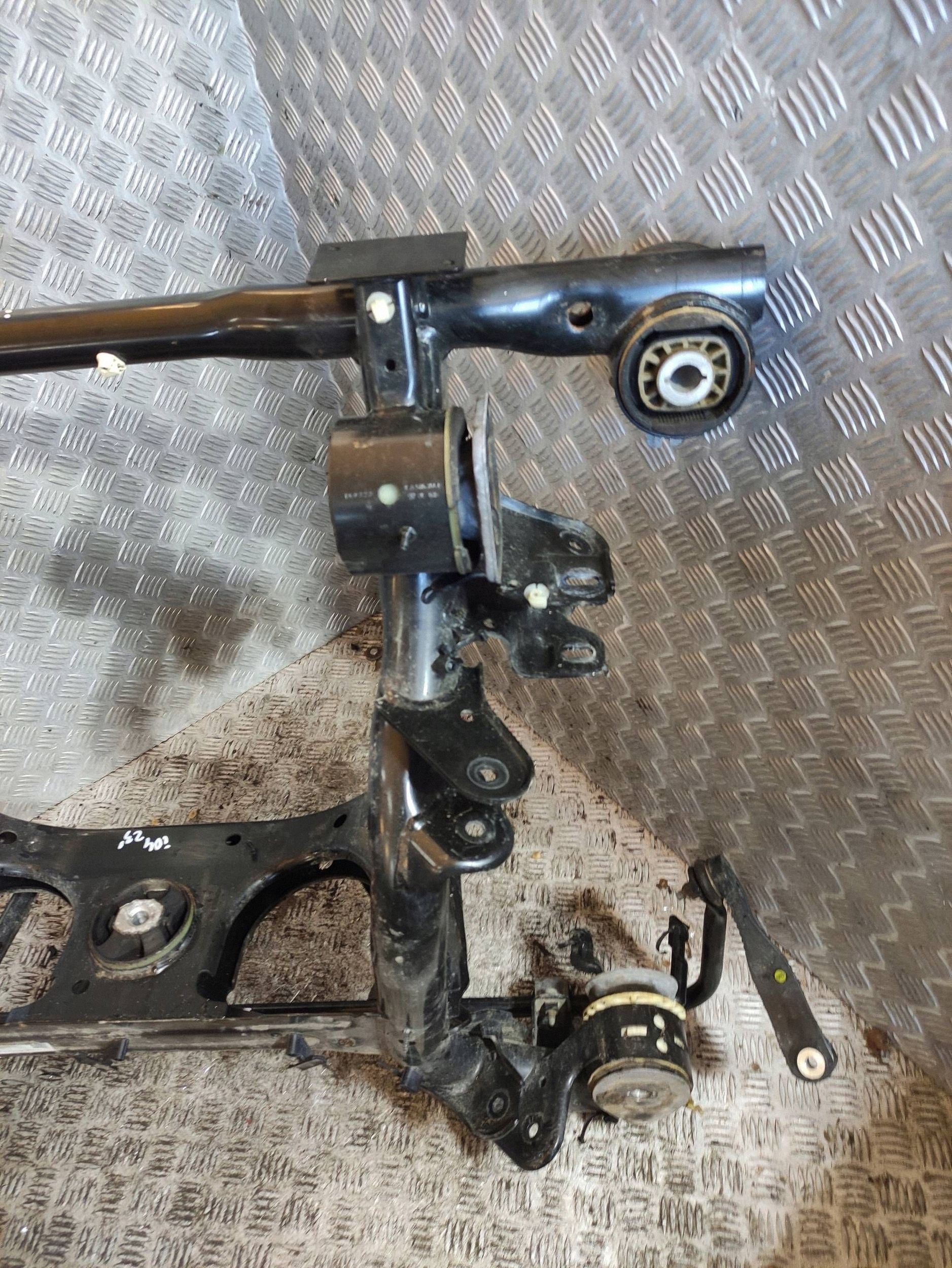 Cuna Suspensión Trasera VW ID.4 OEM 1EA505235BC image 3