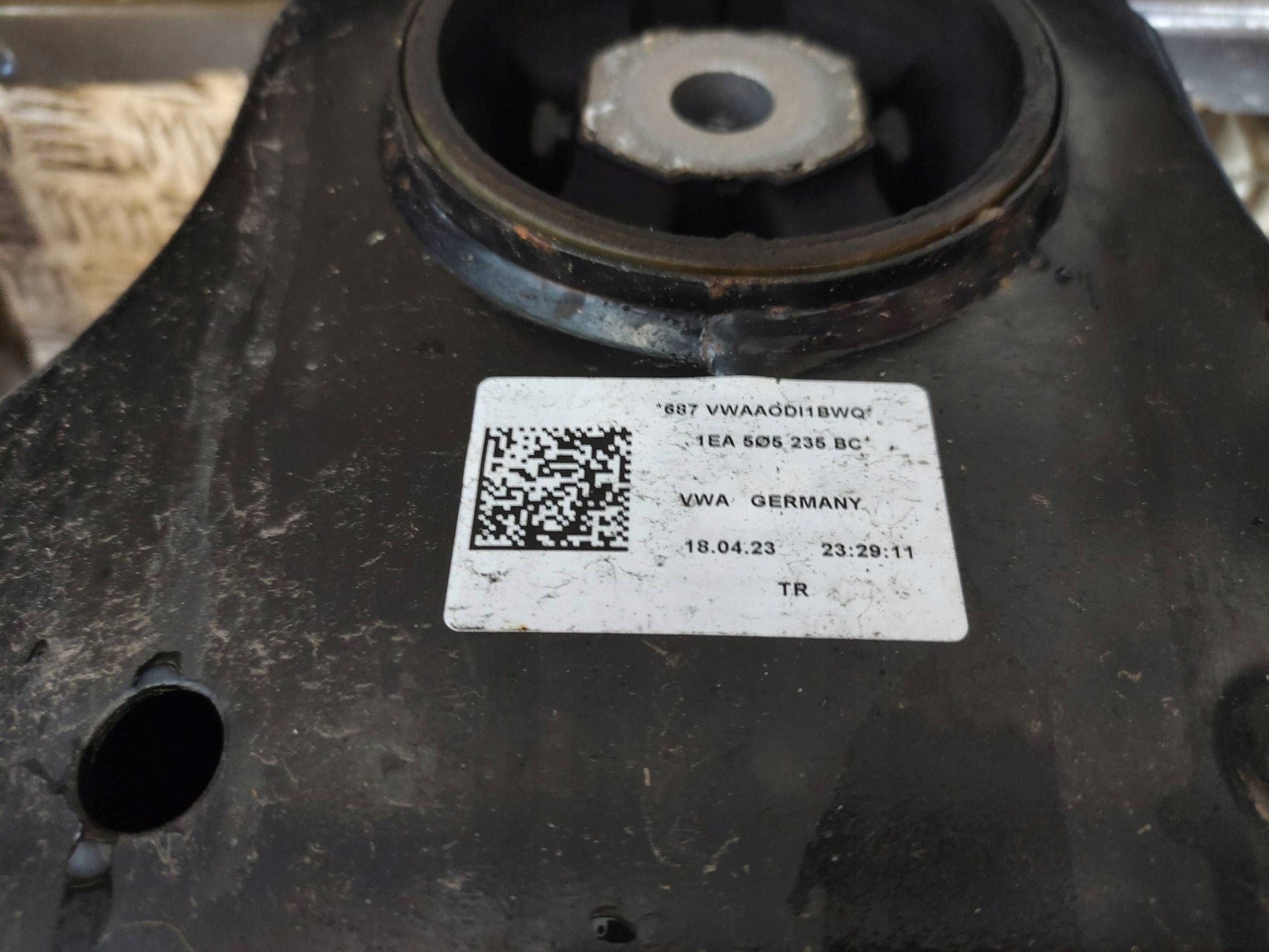 Cuna Suspensión Trasera VW ID.4 OEM 1EA505235BC image 9