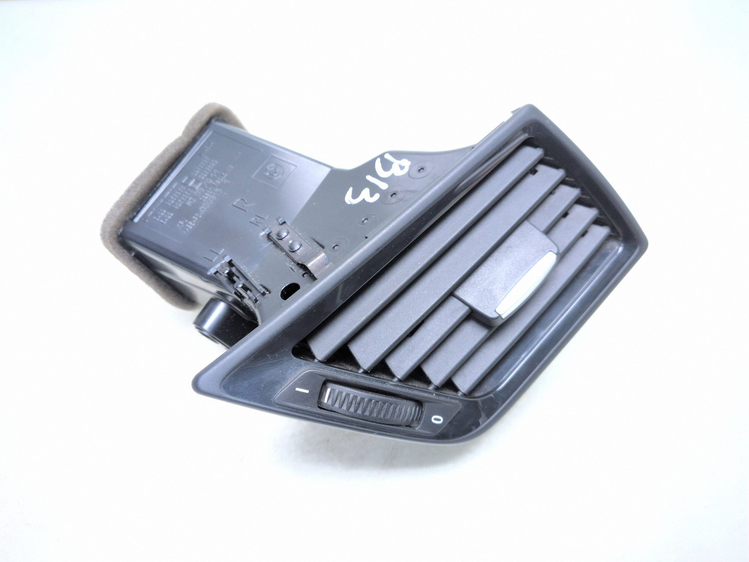 BMW X1 E84 höger instrumentbräda ventilationsgall OEM 9258363 image 2