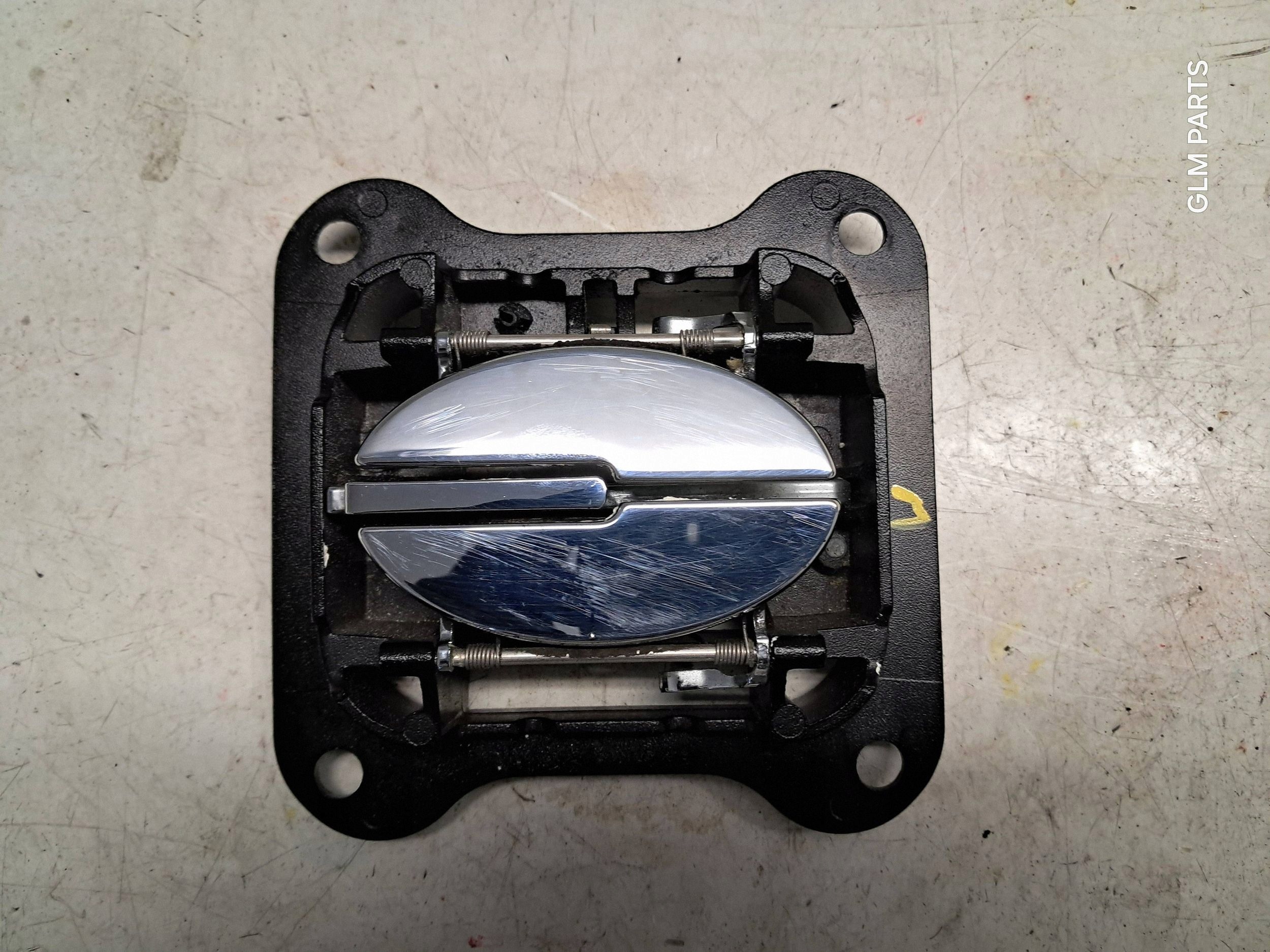 Mercedes-Benz katonlukko OEM A2097500525 Vasen puoli