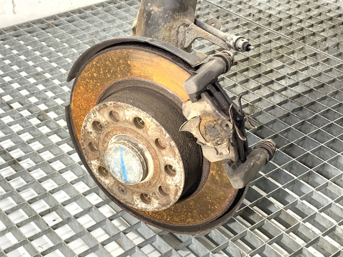 Viga do eixo traseiro OEM 5Q0501049AD - Skoda OE image 3