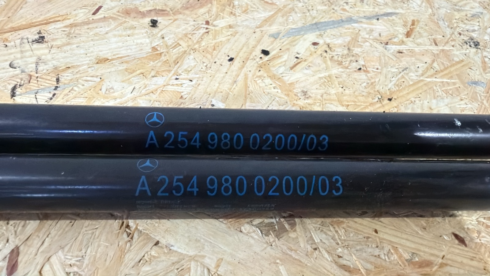 Höger bakluckaktuatör OEM A2549800200 Mercedes-Benz image 3