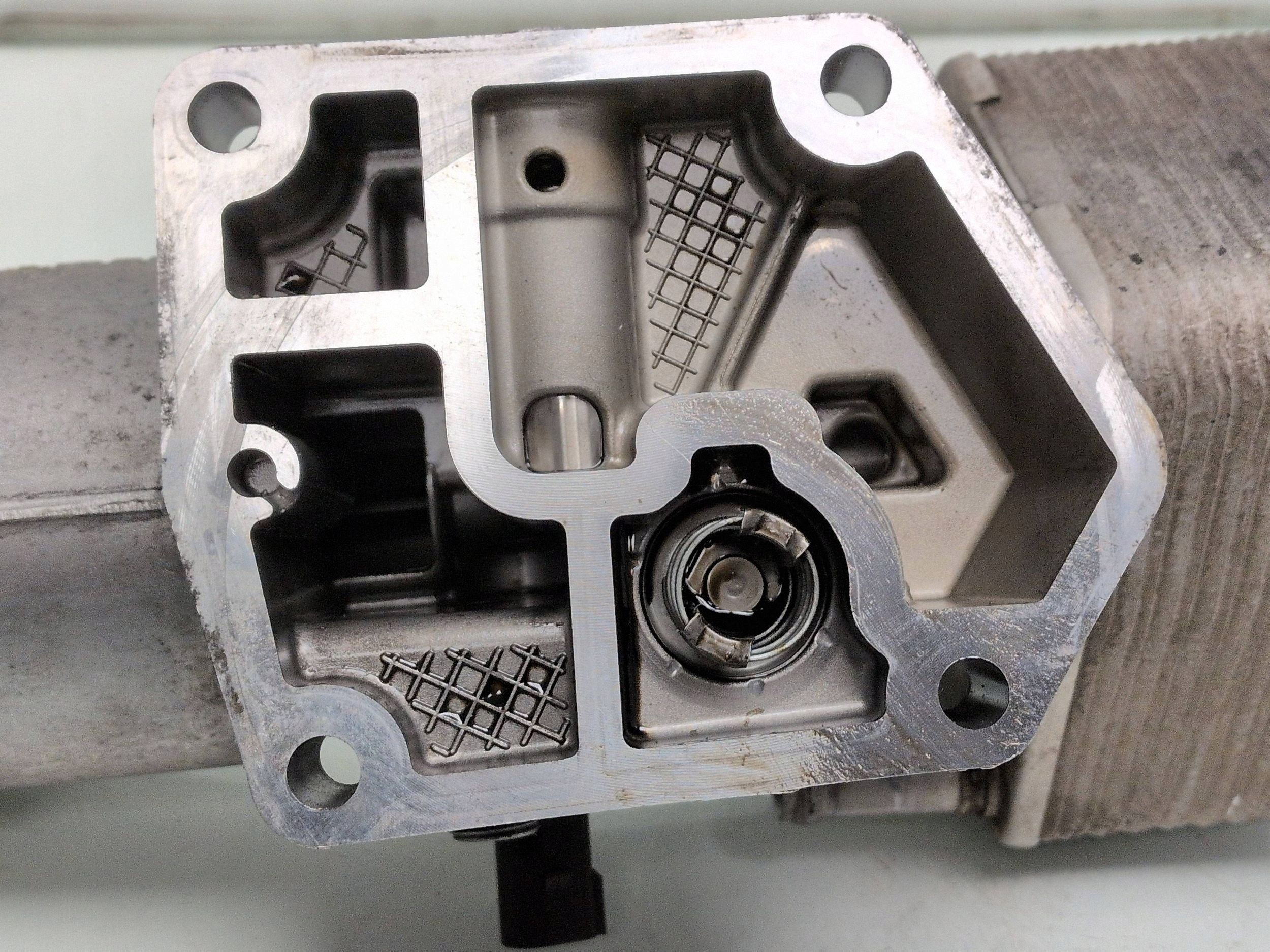 Ölfilterbasis Skoda Yeti OEM 045115389H - Gebraucht image 5