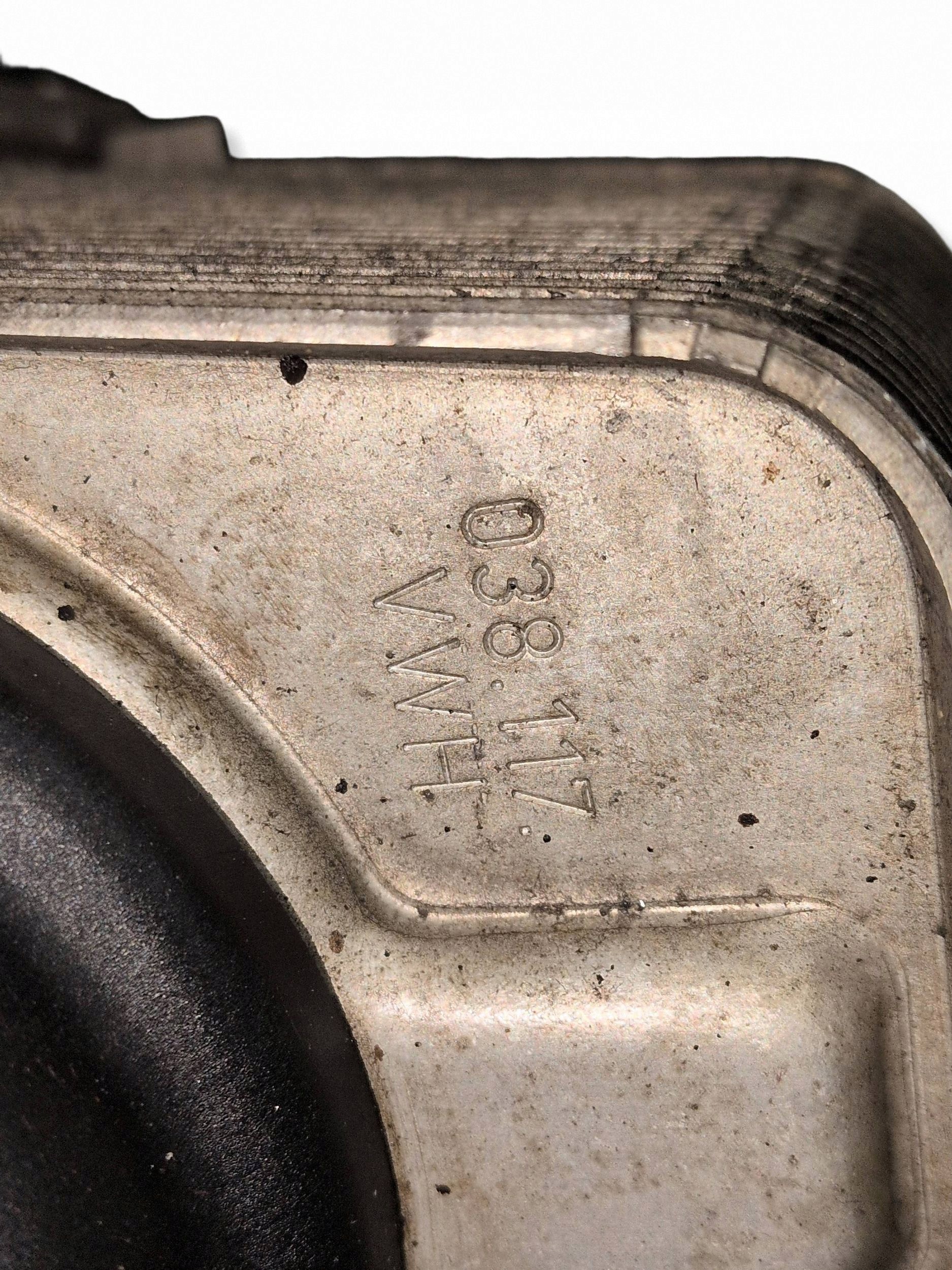 Ölfilterbasis Skoda Yeti OEM 045115389H - Gebraucht image 8
