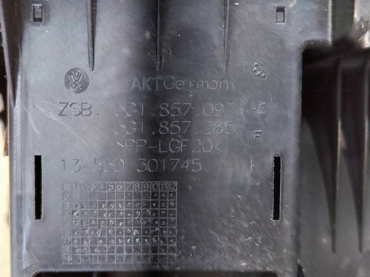 Luvas passageiro OEM 5G1857097AG para VW Golf VII image 8